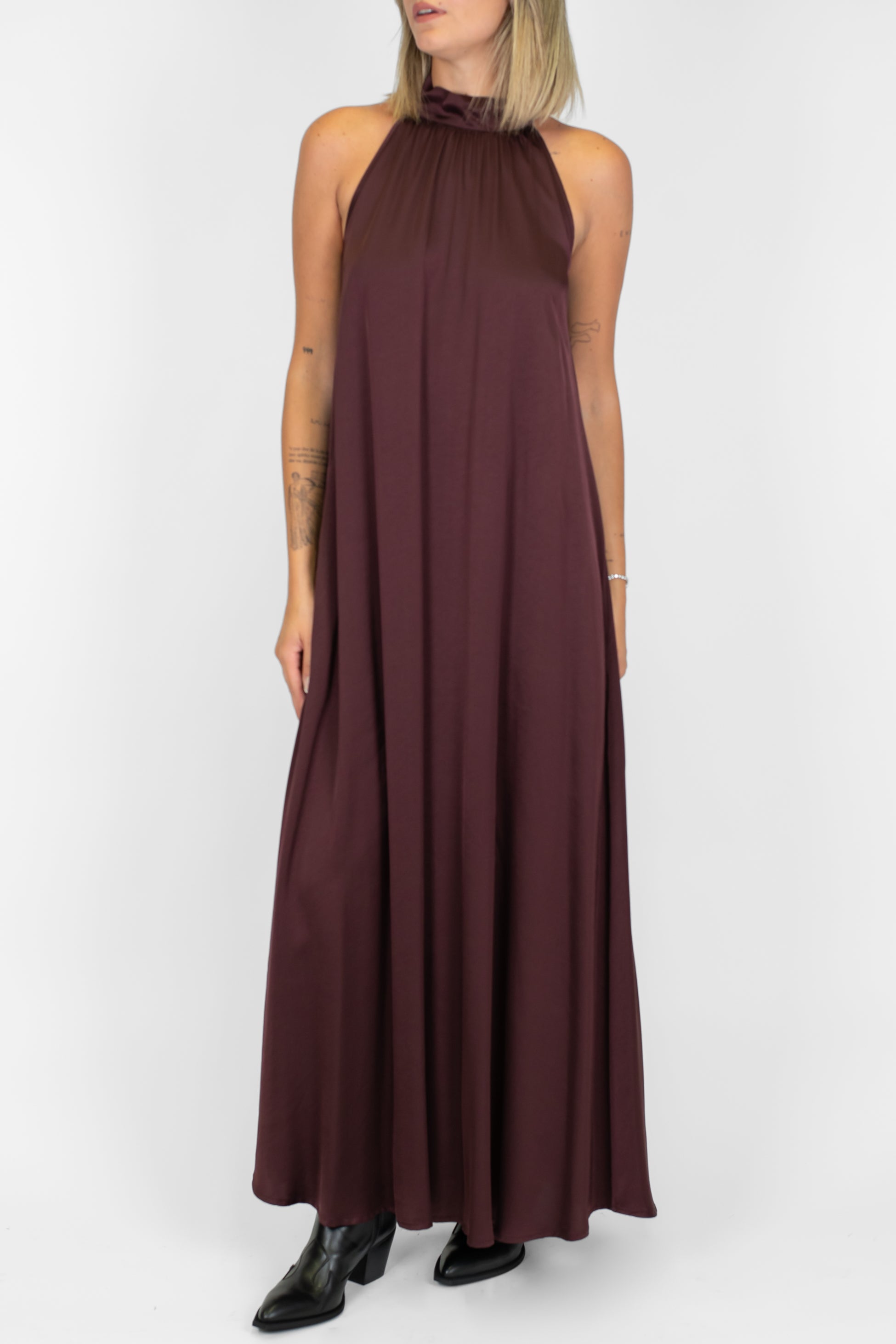 Tensione in - Abito lungo giromaniche in viscosa con scollo all'americana