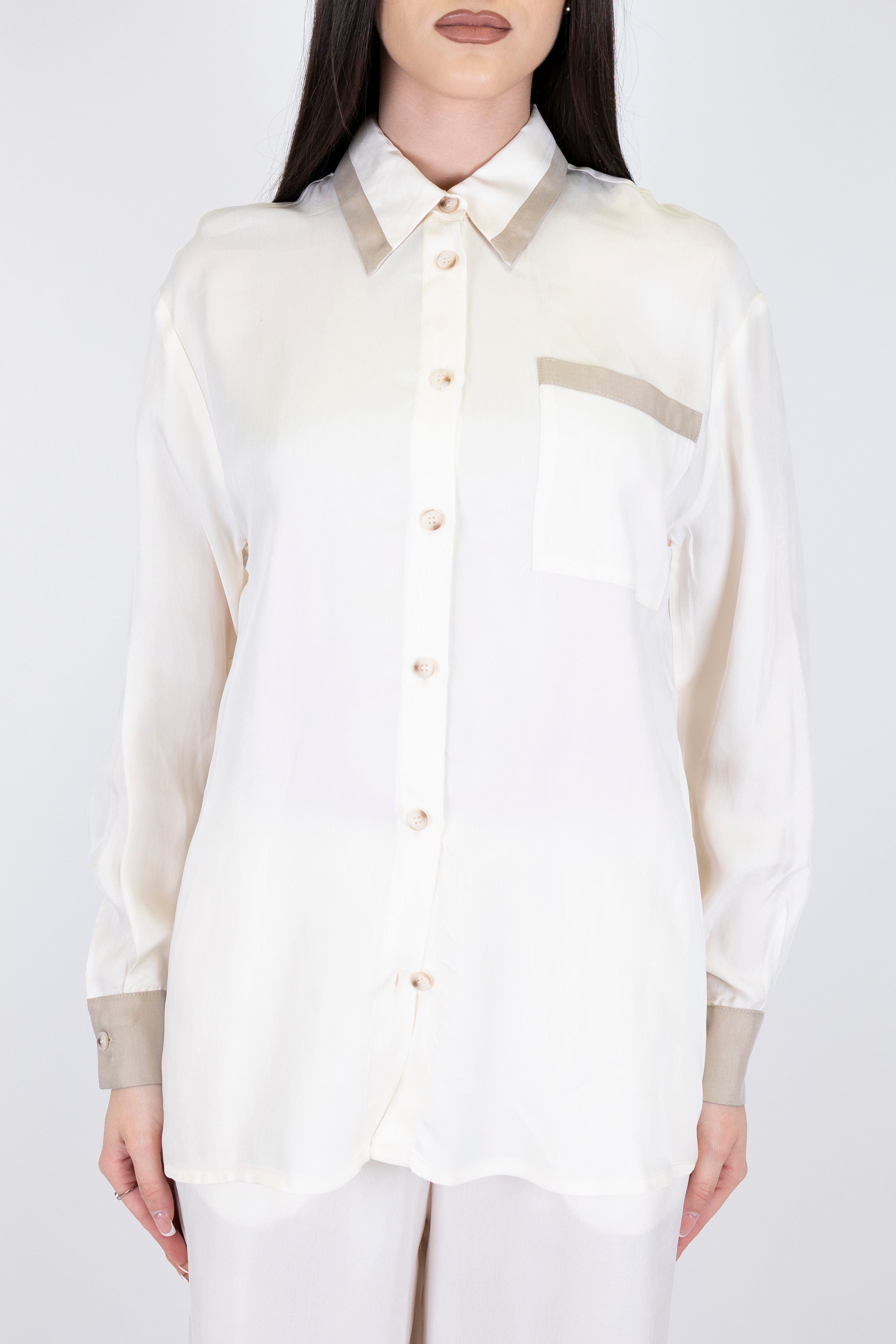 Tensione in - Camicia in cupro con inserti a contrasto e taschino