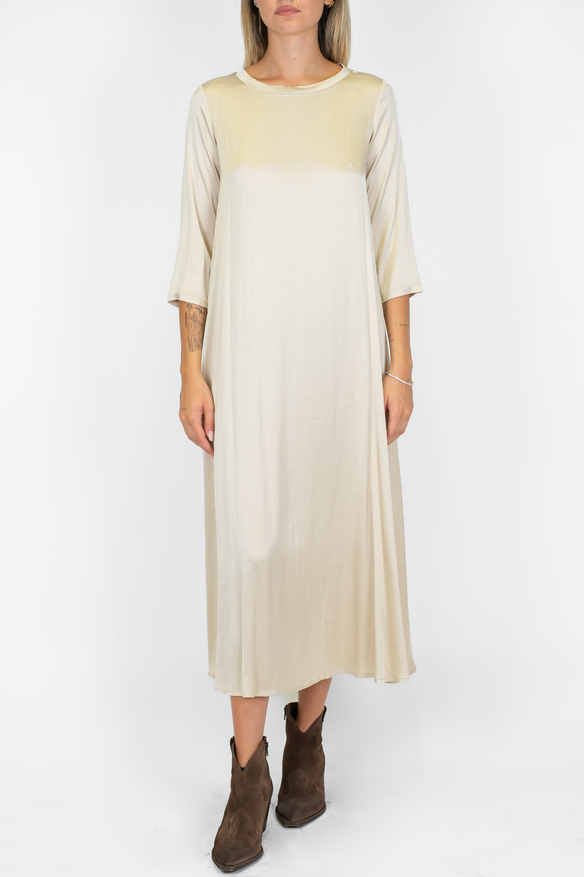 Tensione in - Abito lungo in viscosa con manica tre quarti