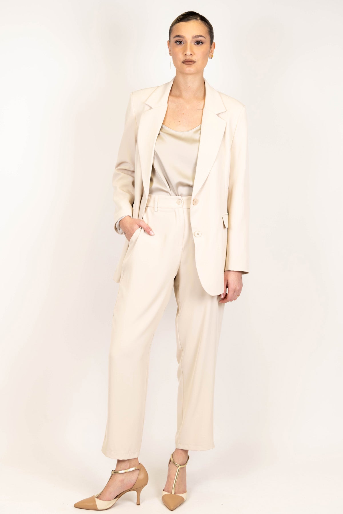 Tensione in - Completo Giacca monopetto e pantalone in tessuto fluido