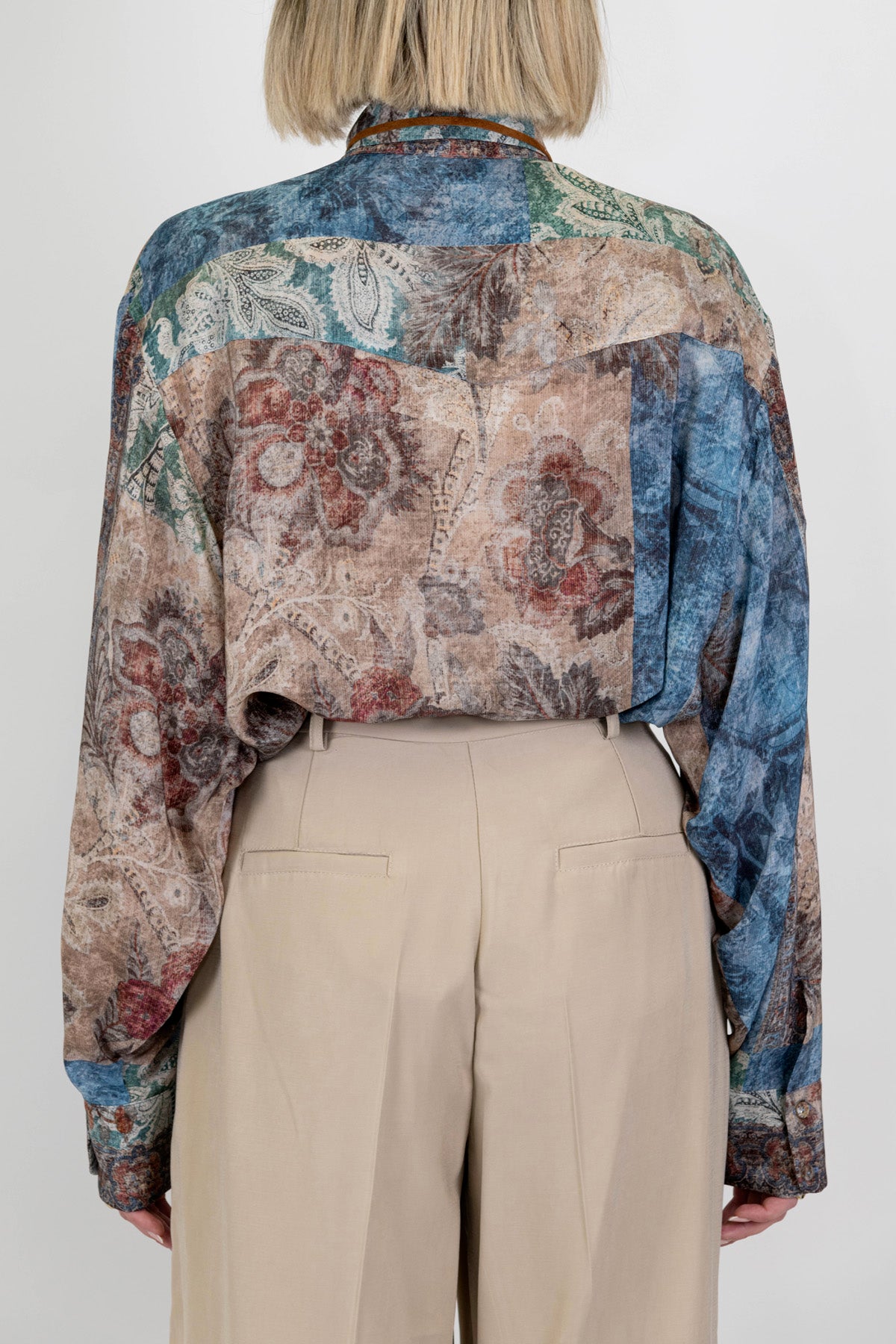 Motel - Camicia fantasia astratta in viscosa con laccio al collo