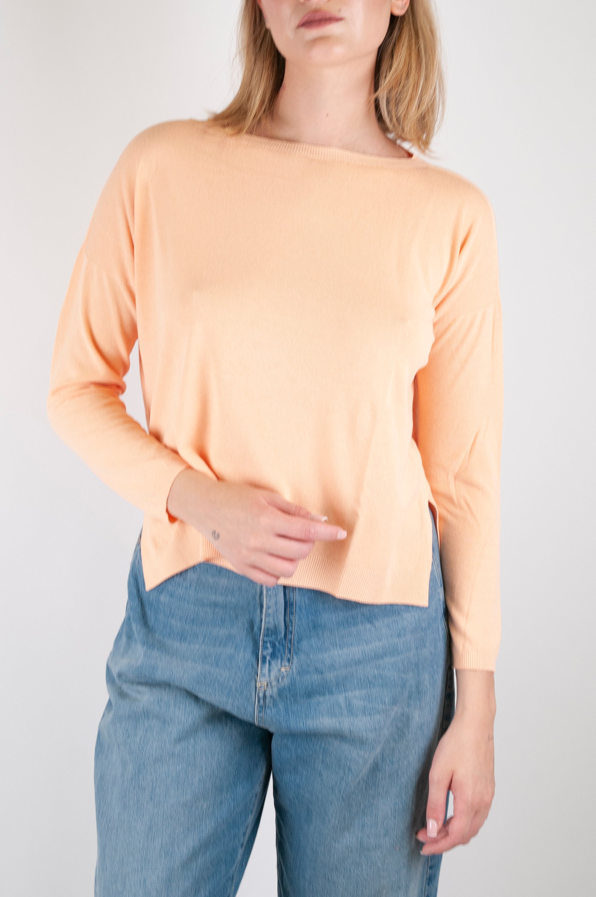 Kontatto - Maglia girocollo con spacchetti laterali in viscosa leggera