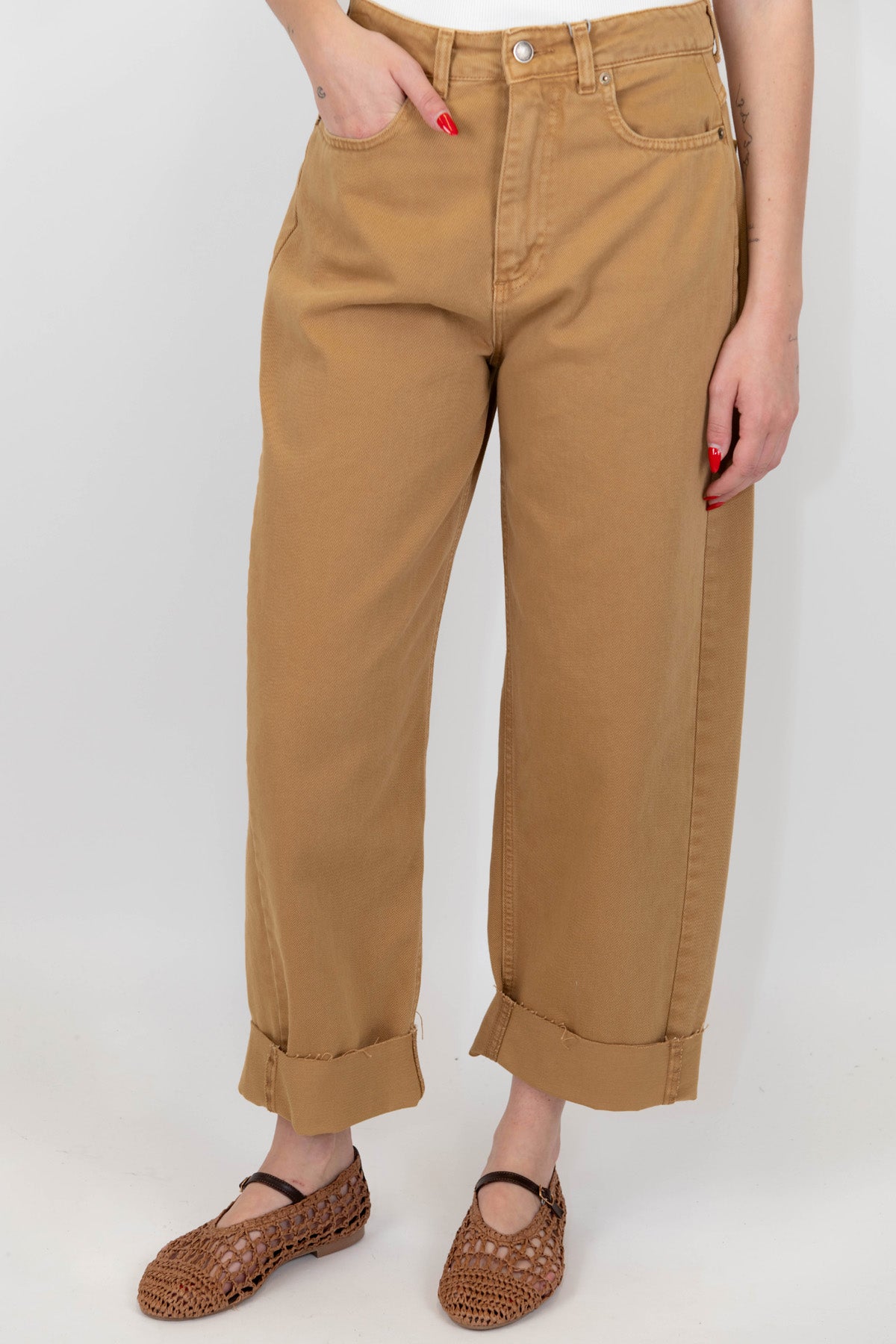 Motel - Pantalone regular in denim colorato con risvolto sul fondo