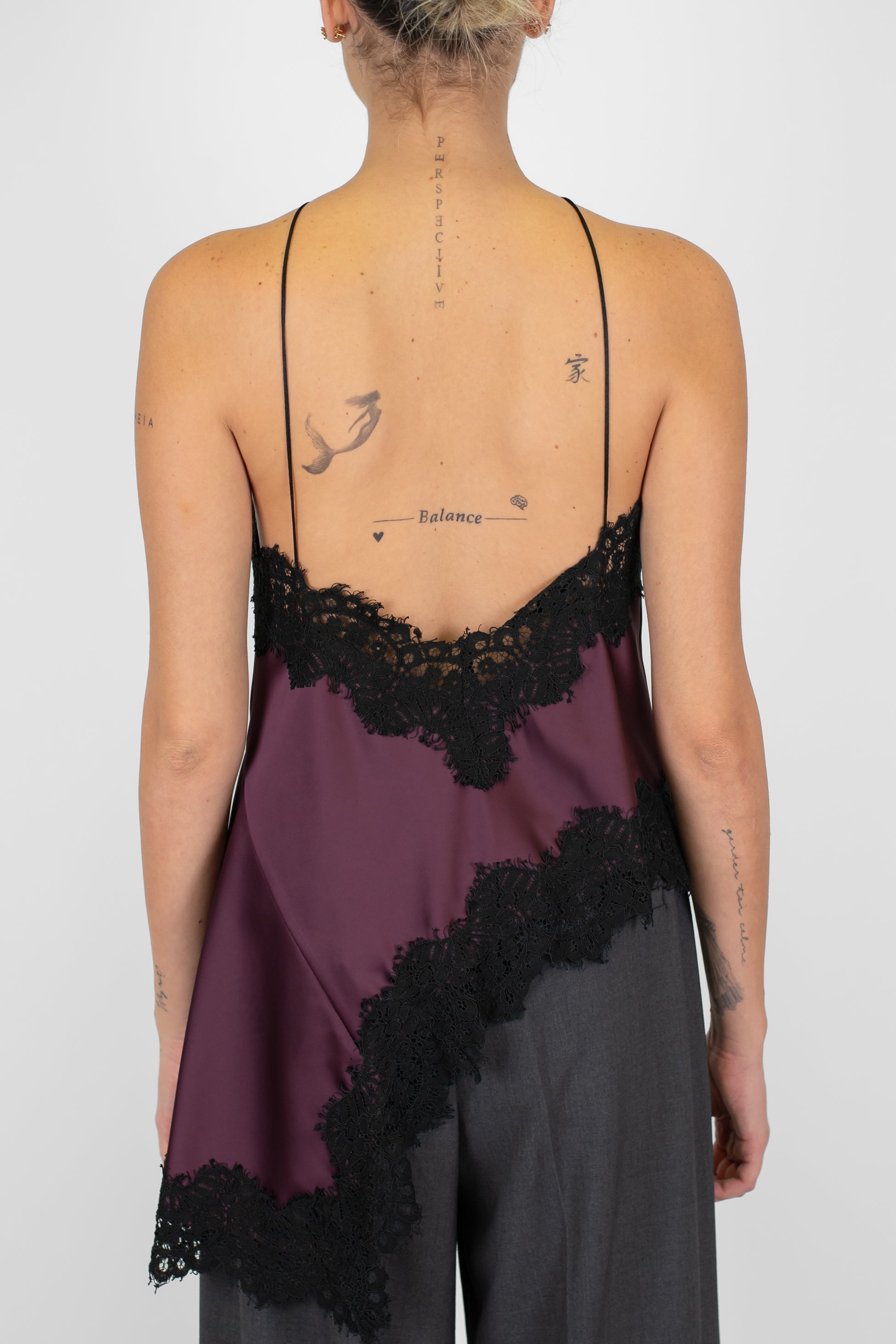 Motel - Top asimmetrico in satin con orli in pizzo a contrasto