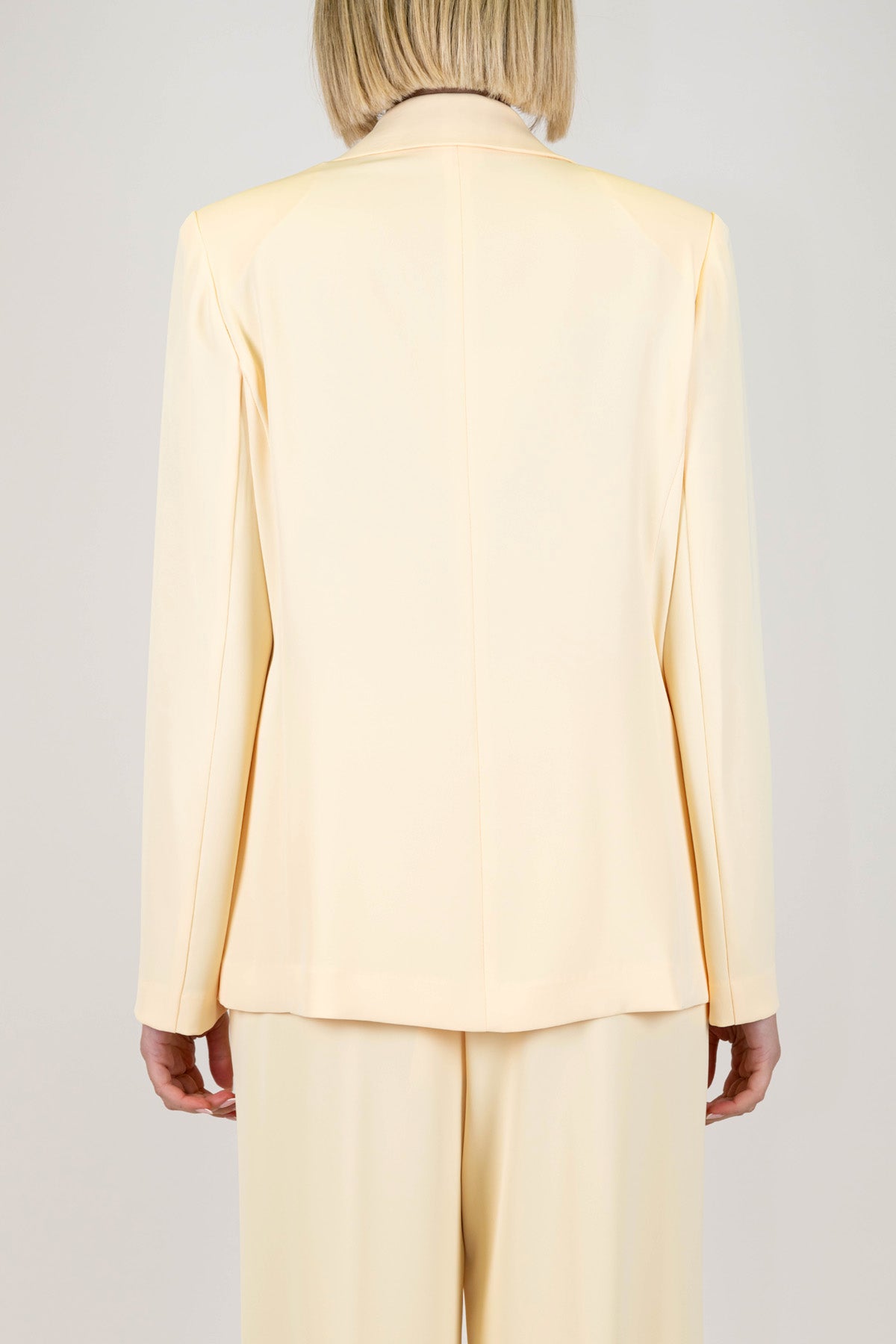 Kontatto - Giacca monopetto in tessuto fluido con chiusura ad un bottone