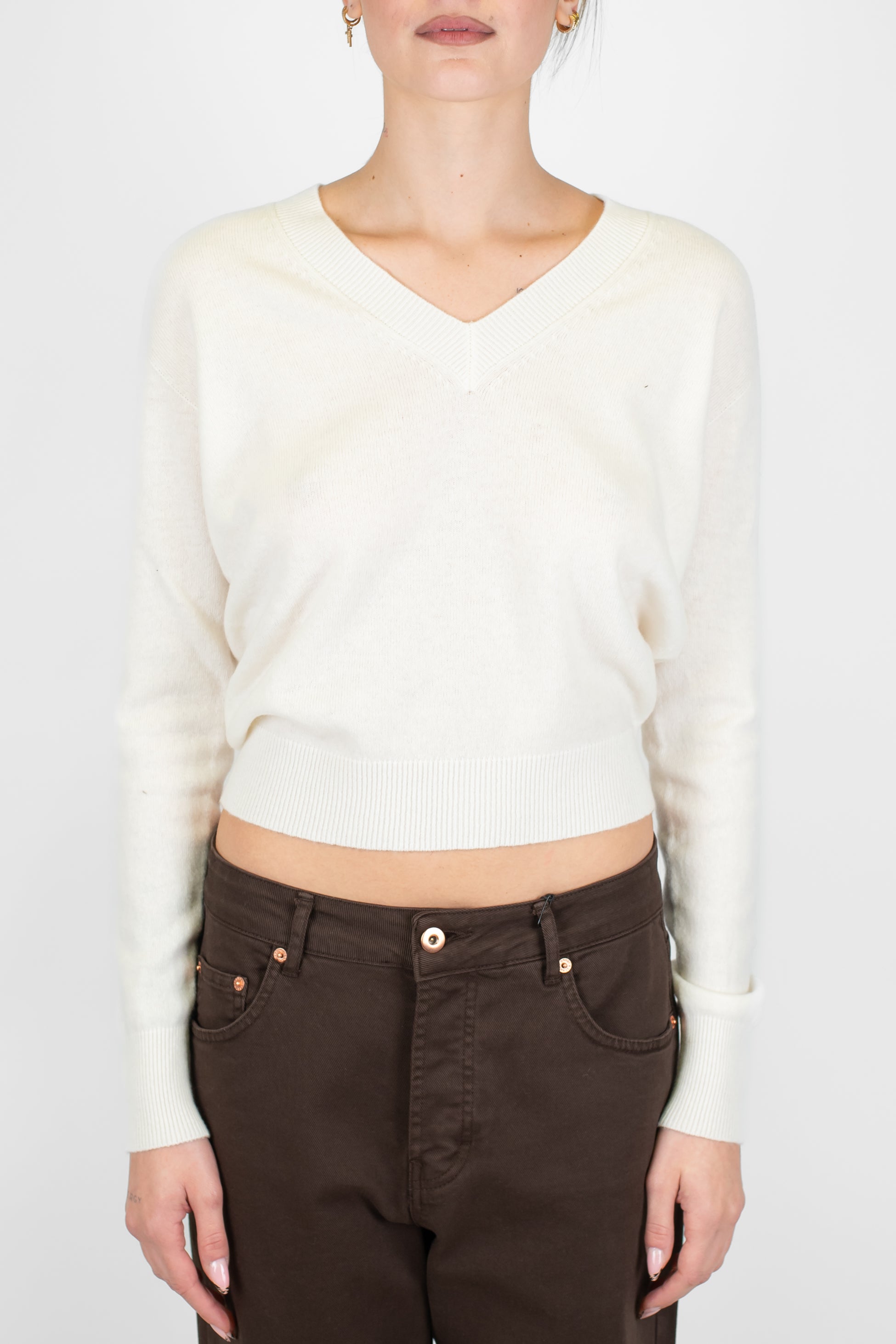 Tensione in - Maglia scollo a V in pura lana