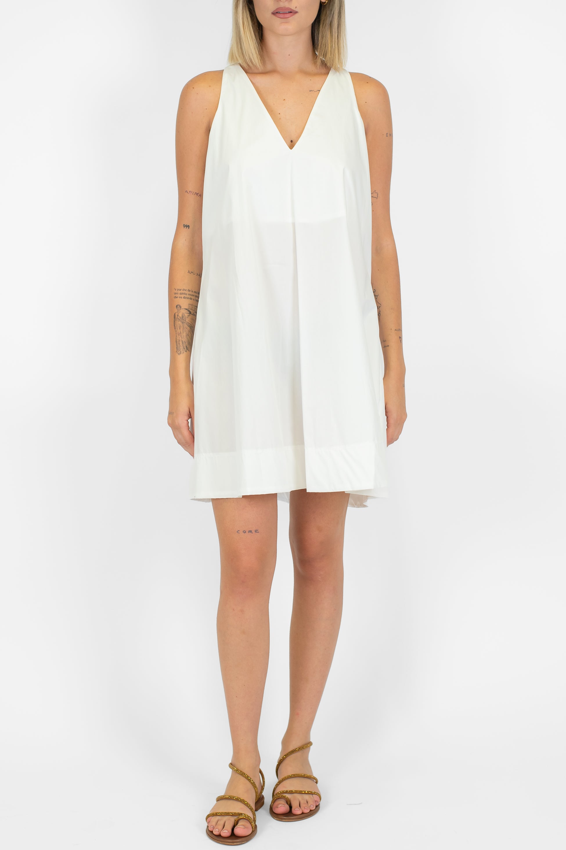 Motel - Abito corto in tela paracadute con scollo a V e allacio al collo sul retro