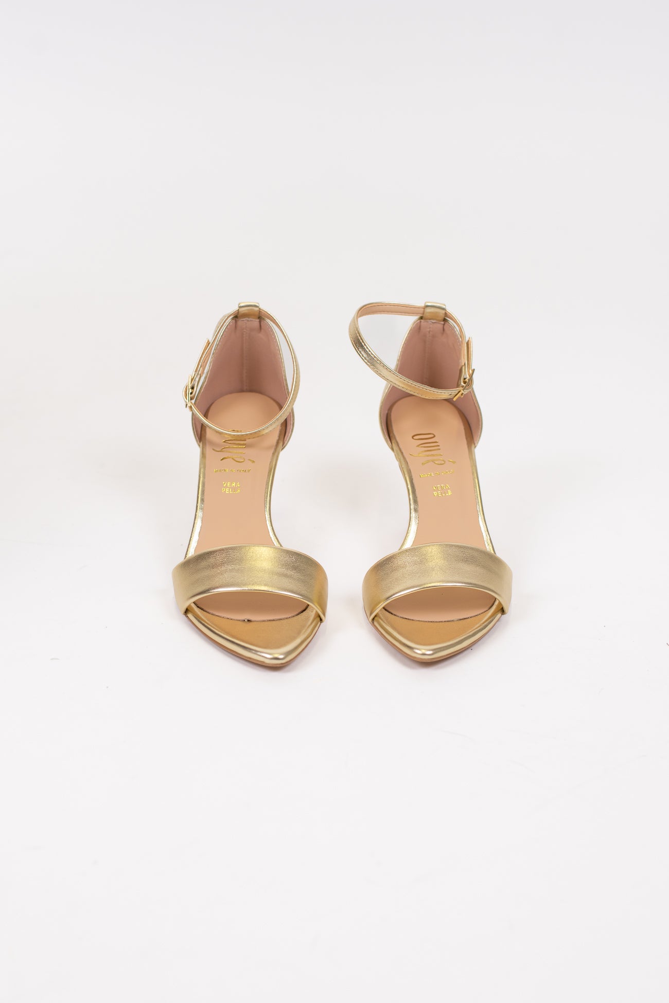 Ovyè - Décolleté in pelle laminata con cinturino alla caviglia