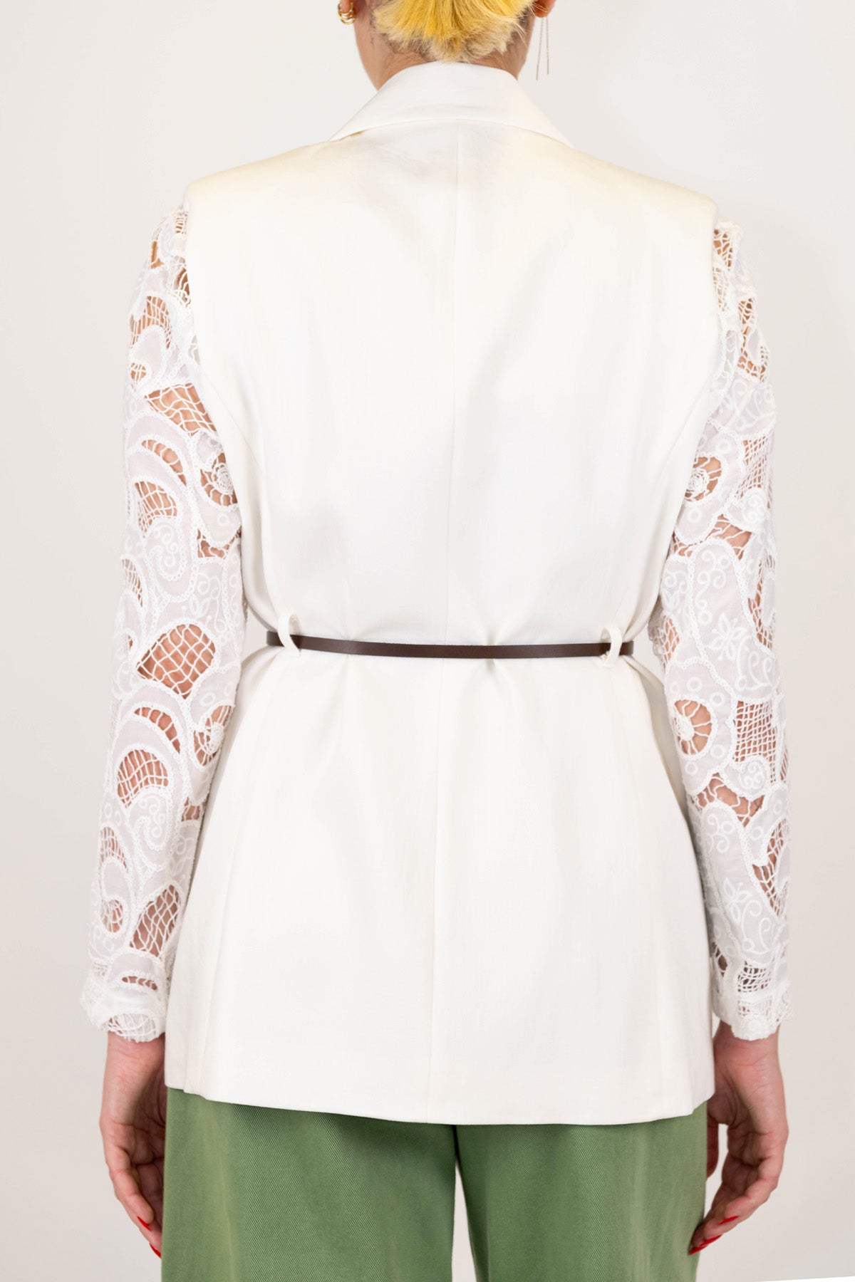 Tensione in - Giacca monopetto in tencel con maniche in crochet