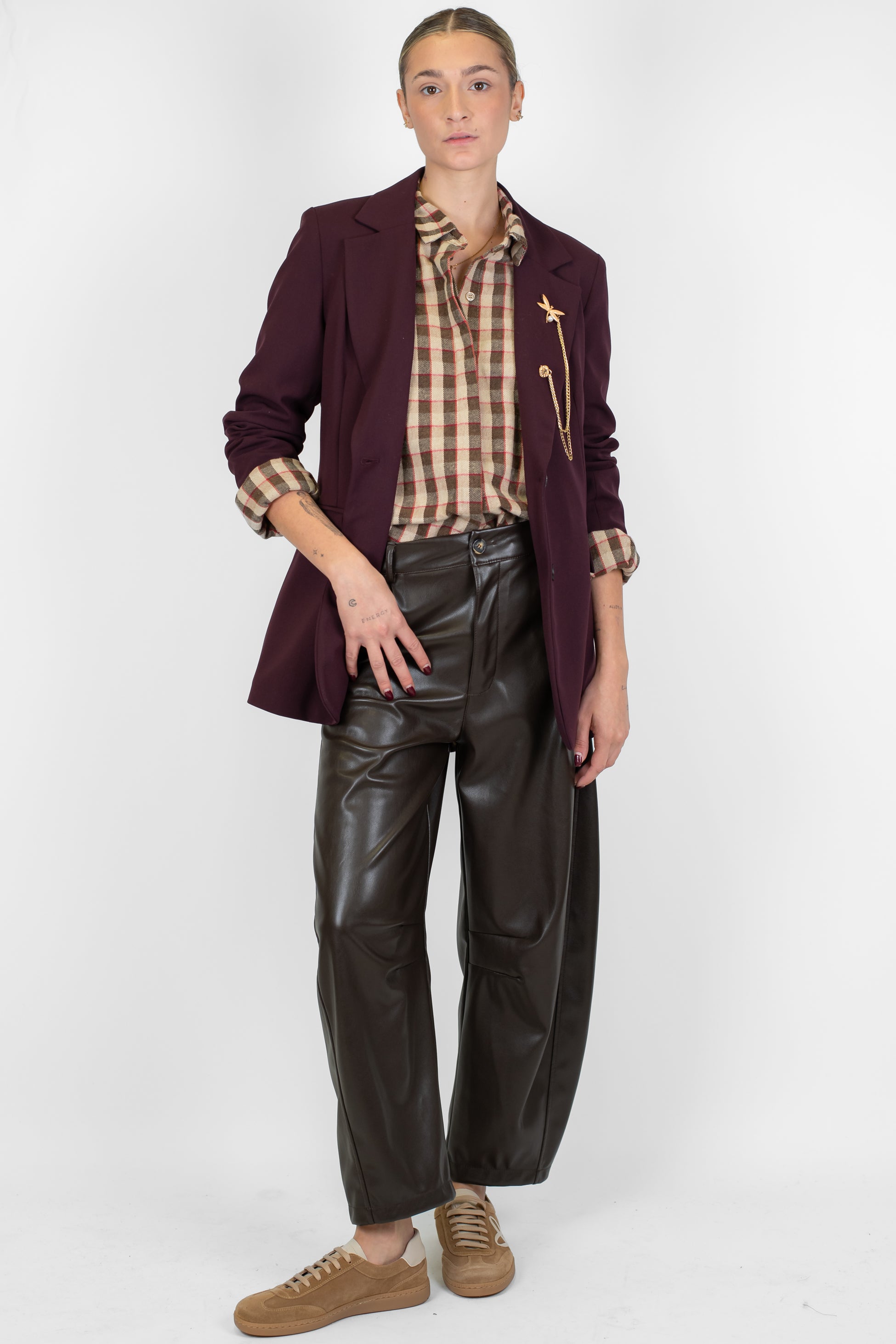 Tensione in - Giacca monopetto con spilla