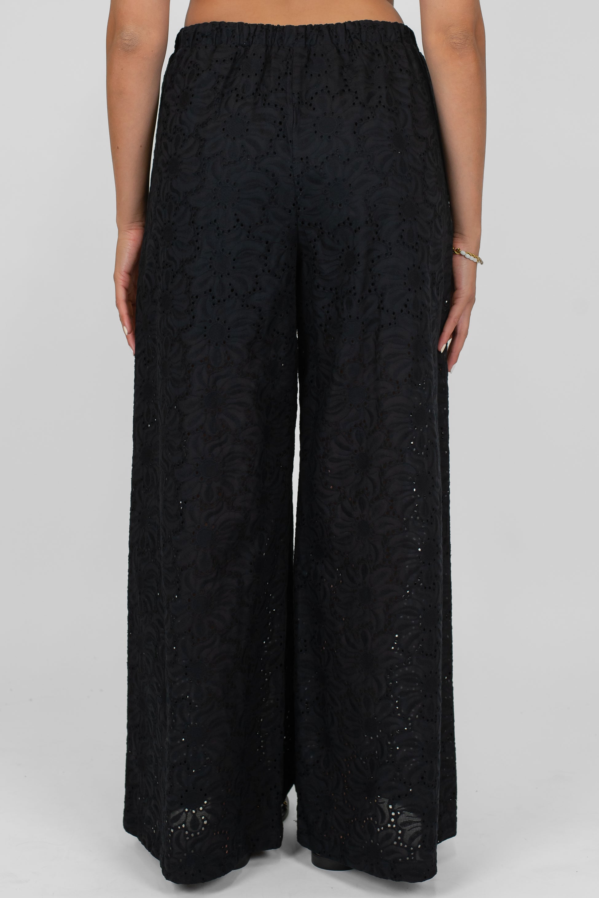 Tensione in - Pantalone palazzo in pizzo sangallo con coulisse