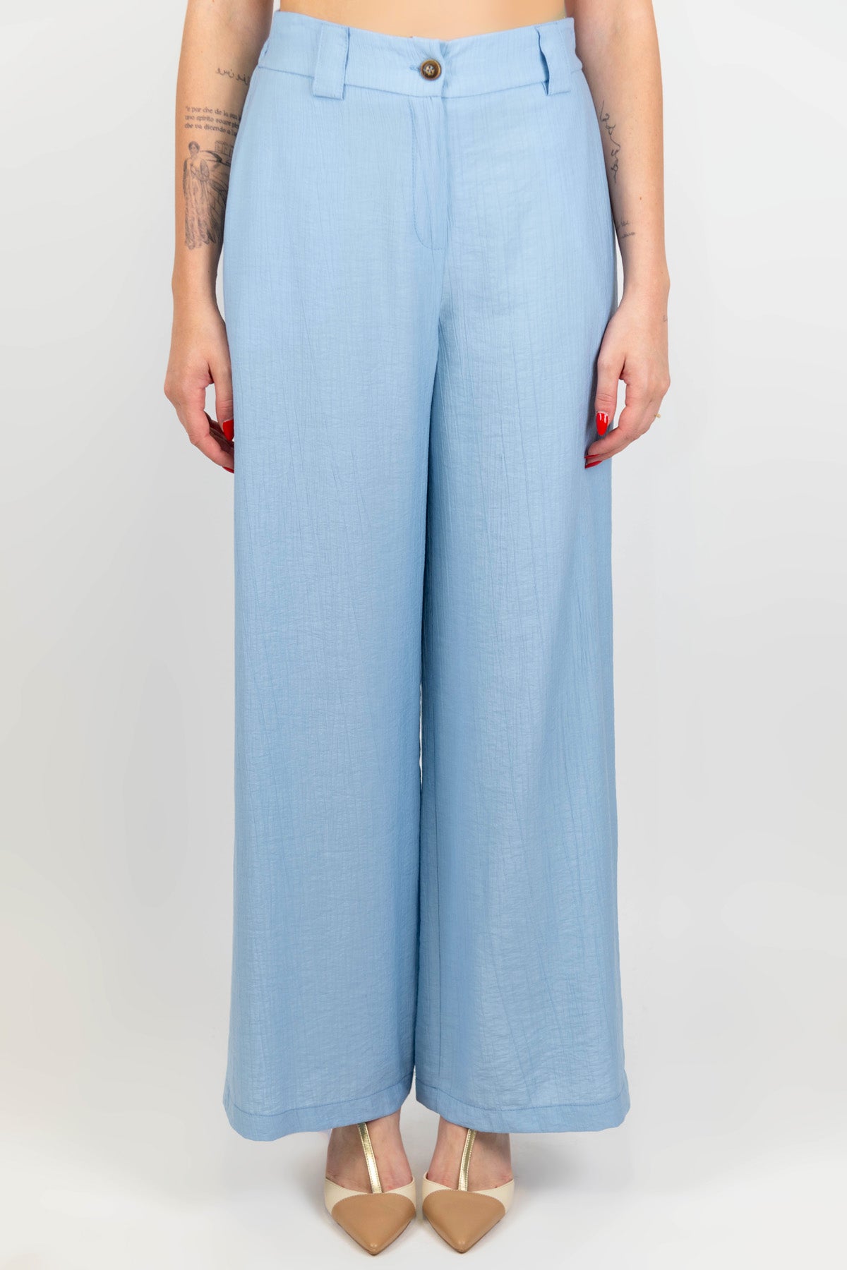 Tensione in - Tailleur in viscosa leggera con giacca monopetto e pantalone palazzo con elastico sul retro