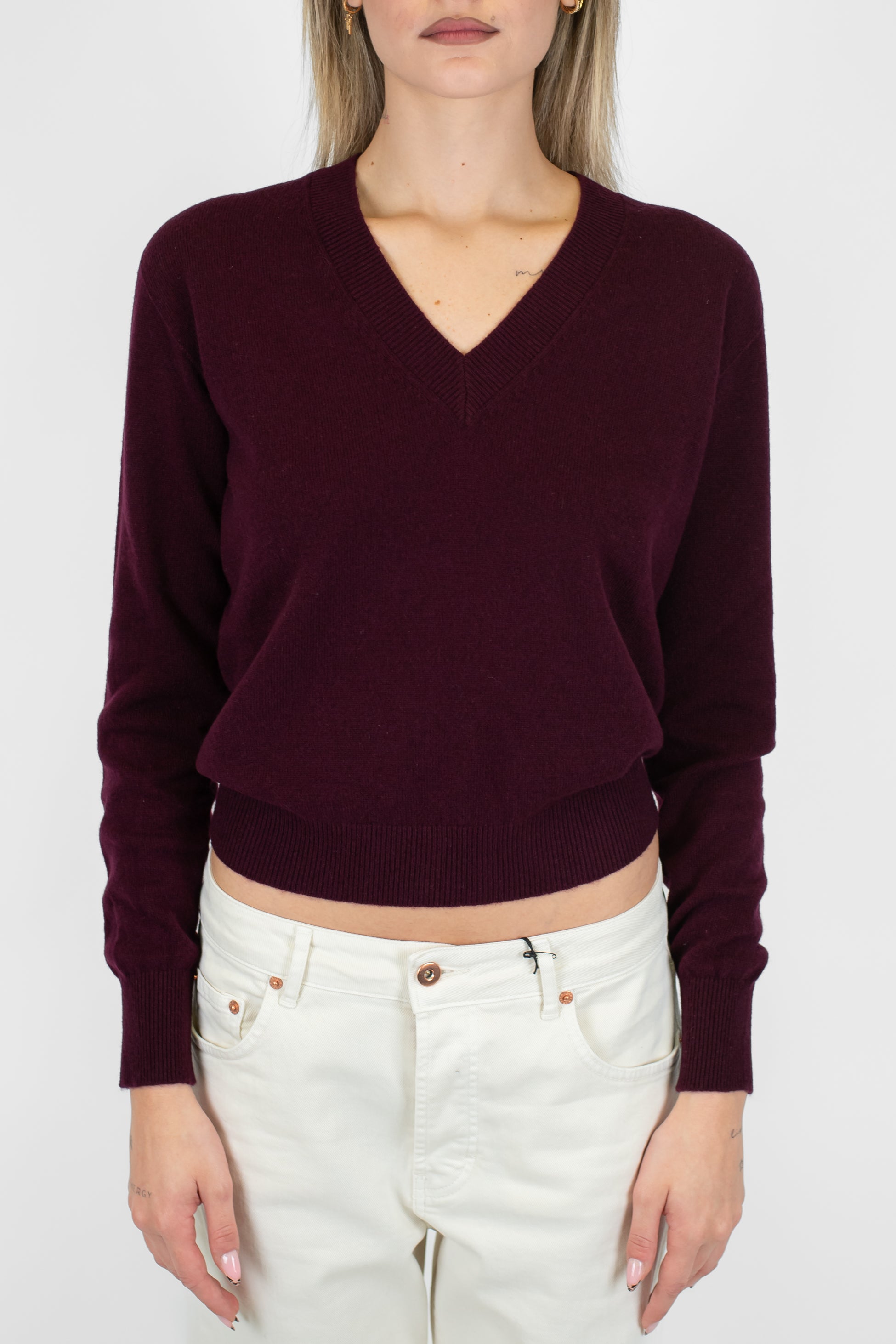 Tensione in - Maglia scollo a V in pura lana