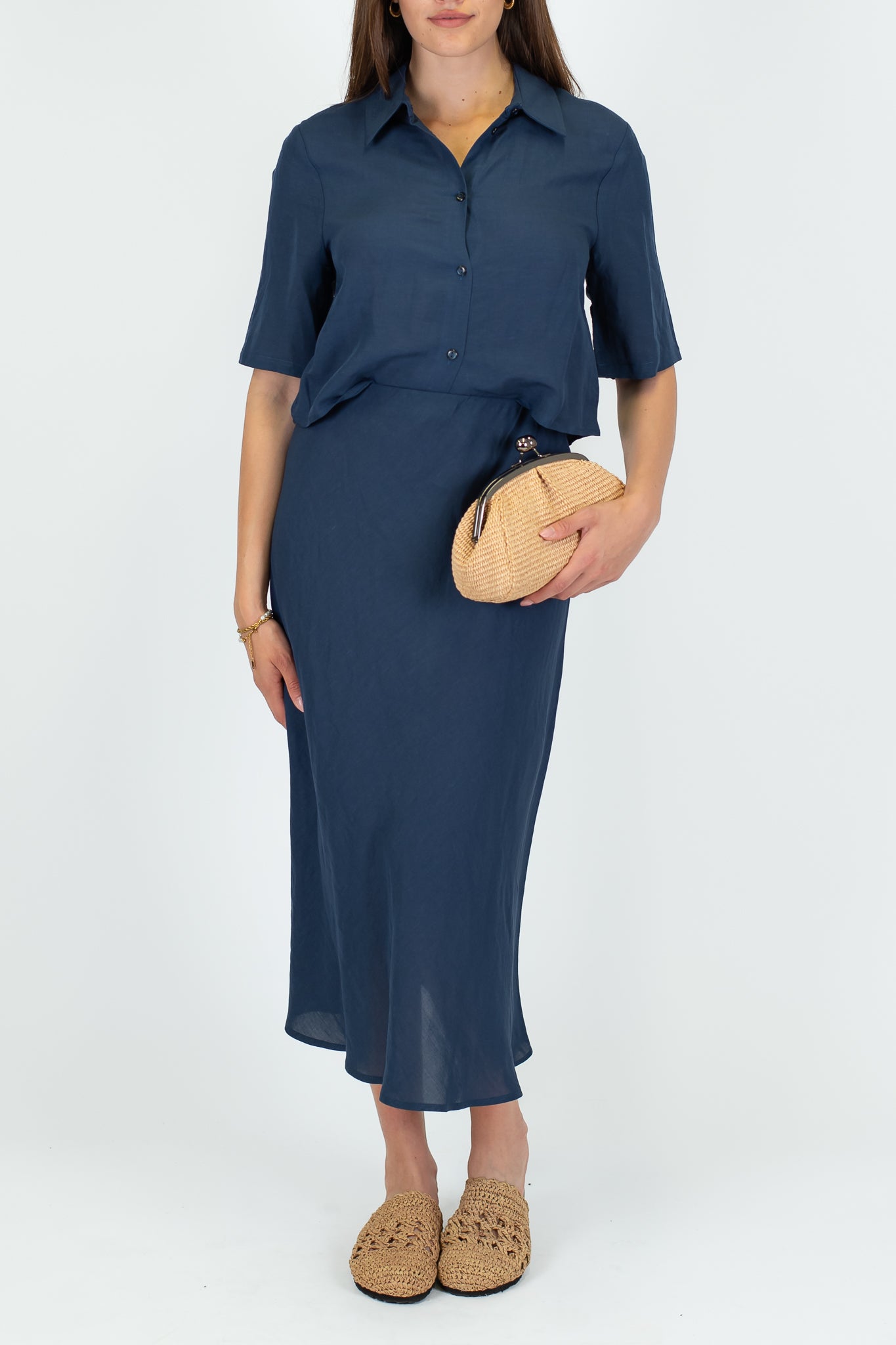 Tensione in - Coordinato in misto viscosa e lino con camicia crop mezzamanica e gonna con elastico in vita