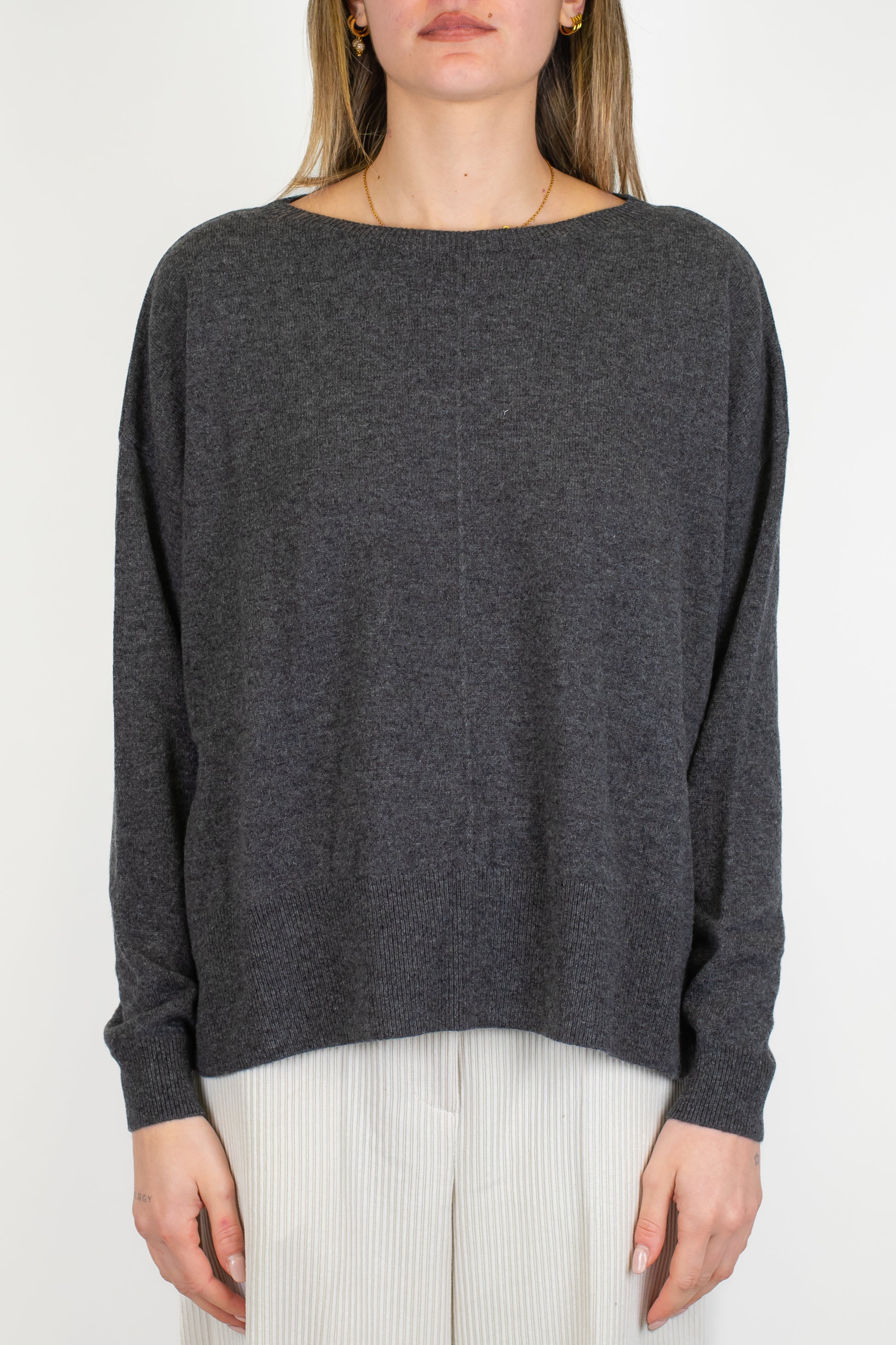 Tensione in - Maglia scollo a barca in pura lana