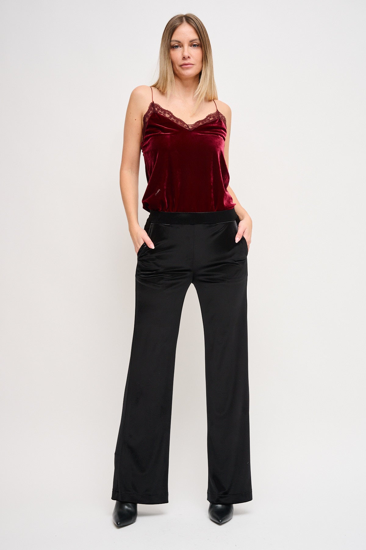 Maryley - Tailleur giacca con collo sciallato e pantalone palazzo in velluto con elastico in vita