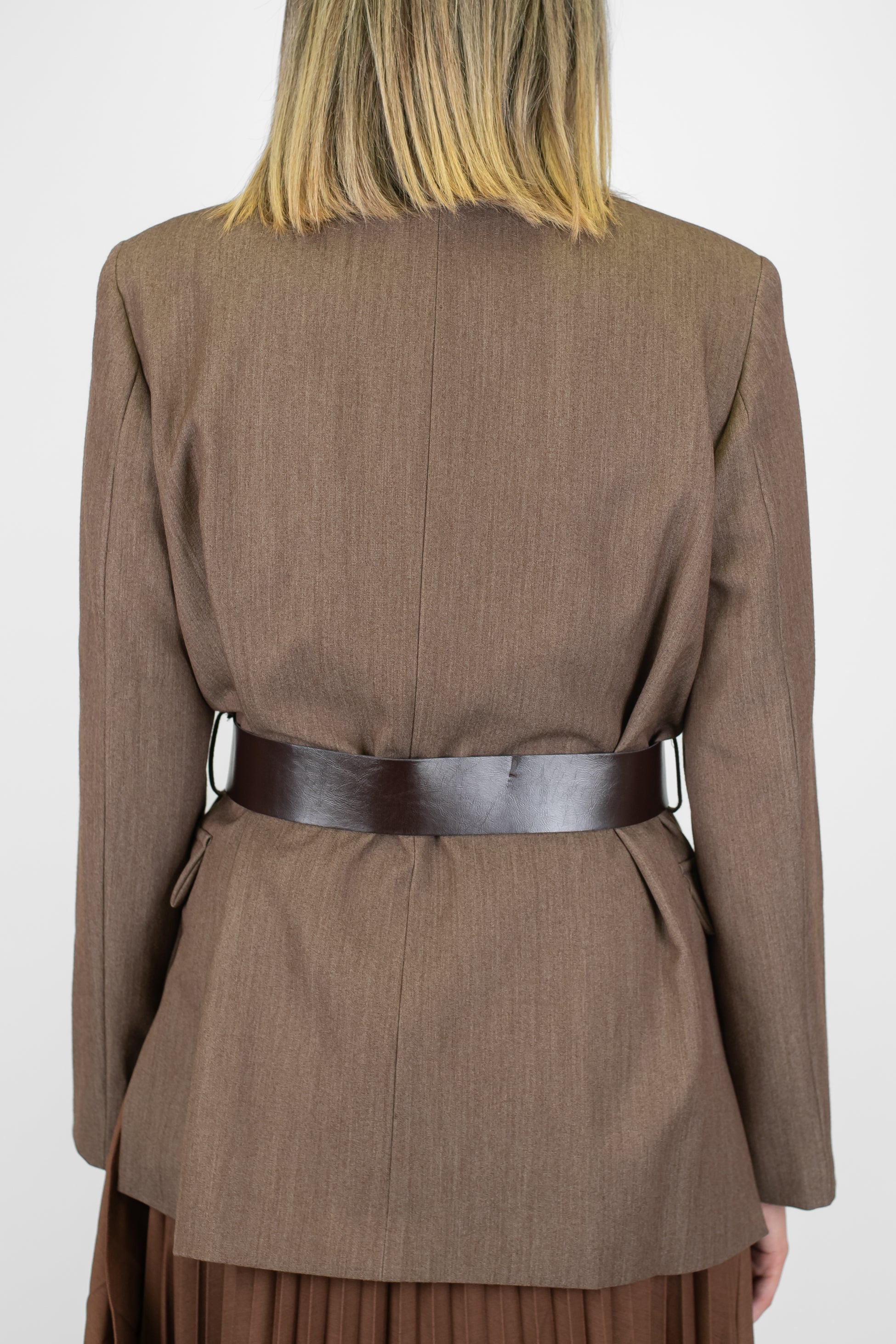 Dixie - Giacca doppiopetto con spille gioiello e cinturone in vita