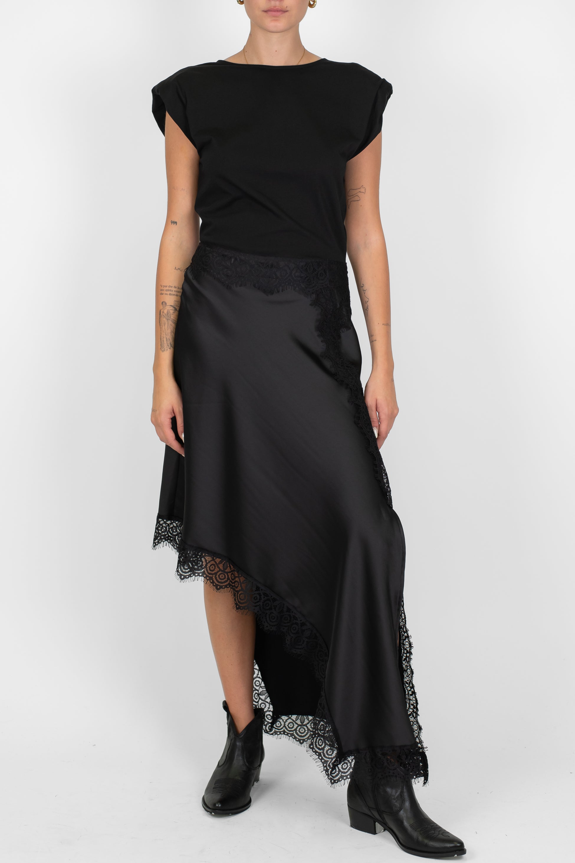 Motel - Abito lungo mezzamanica con spalline e gonna asimmetrica con orli in pizzo