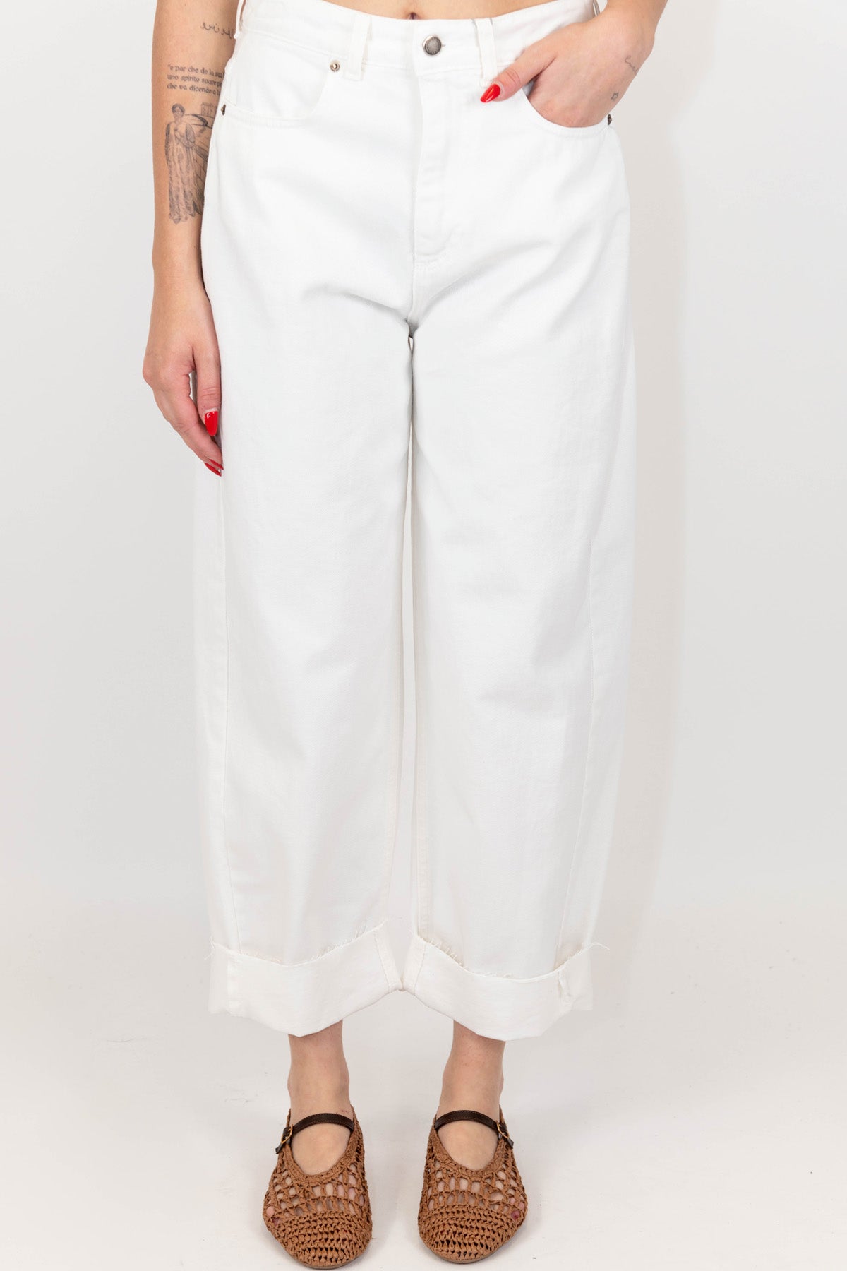 Motel - Pantalone regular in denim colorato con risvolto sul fondo