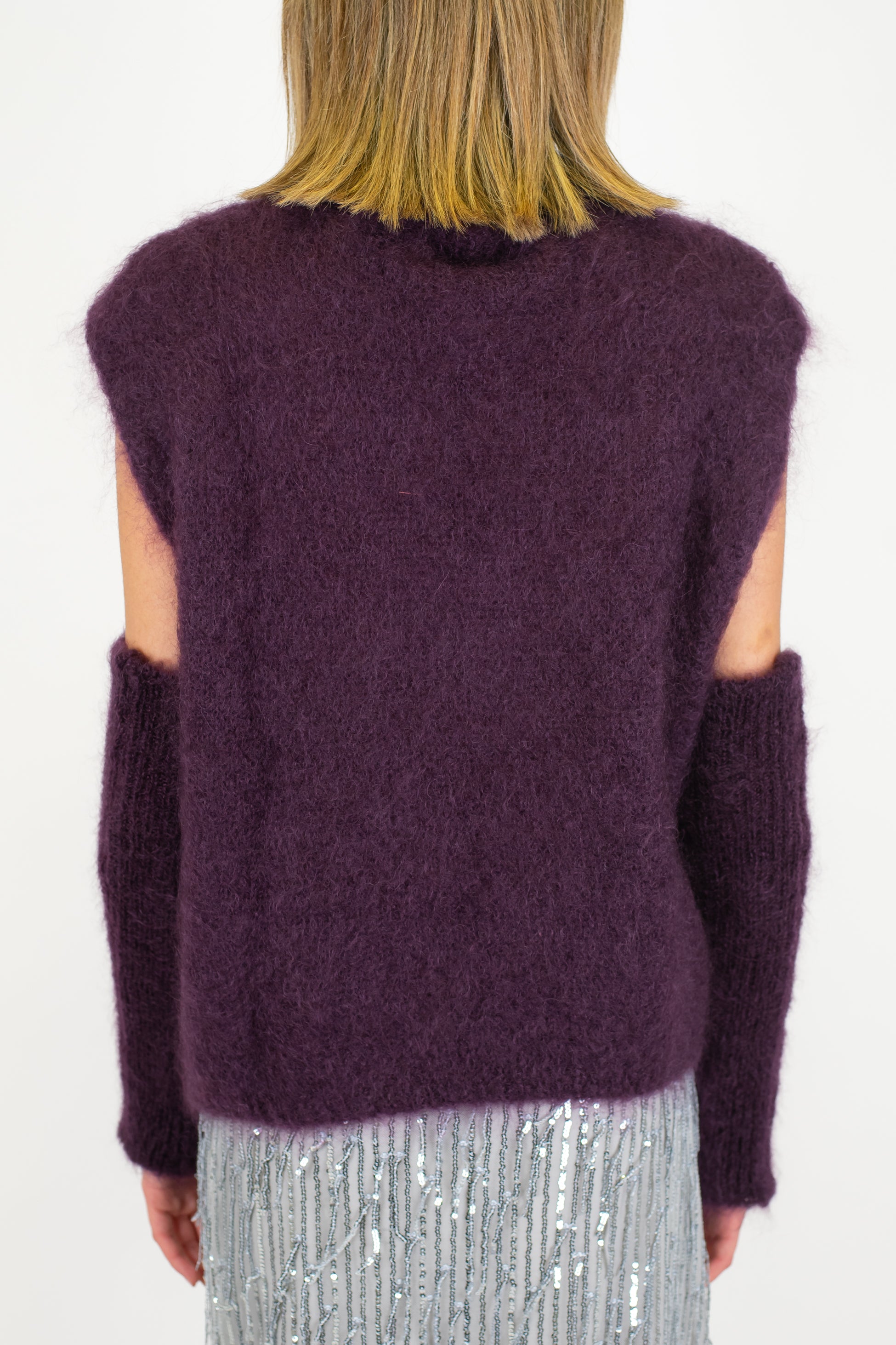 Tensione in - Maglia giromaniche in lana mohair con manicotti