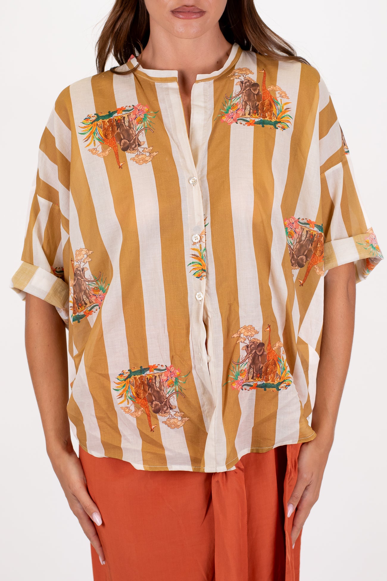 Tensione in - Camicia in mussola di cotone a righe con fantasia animali