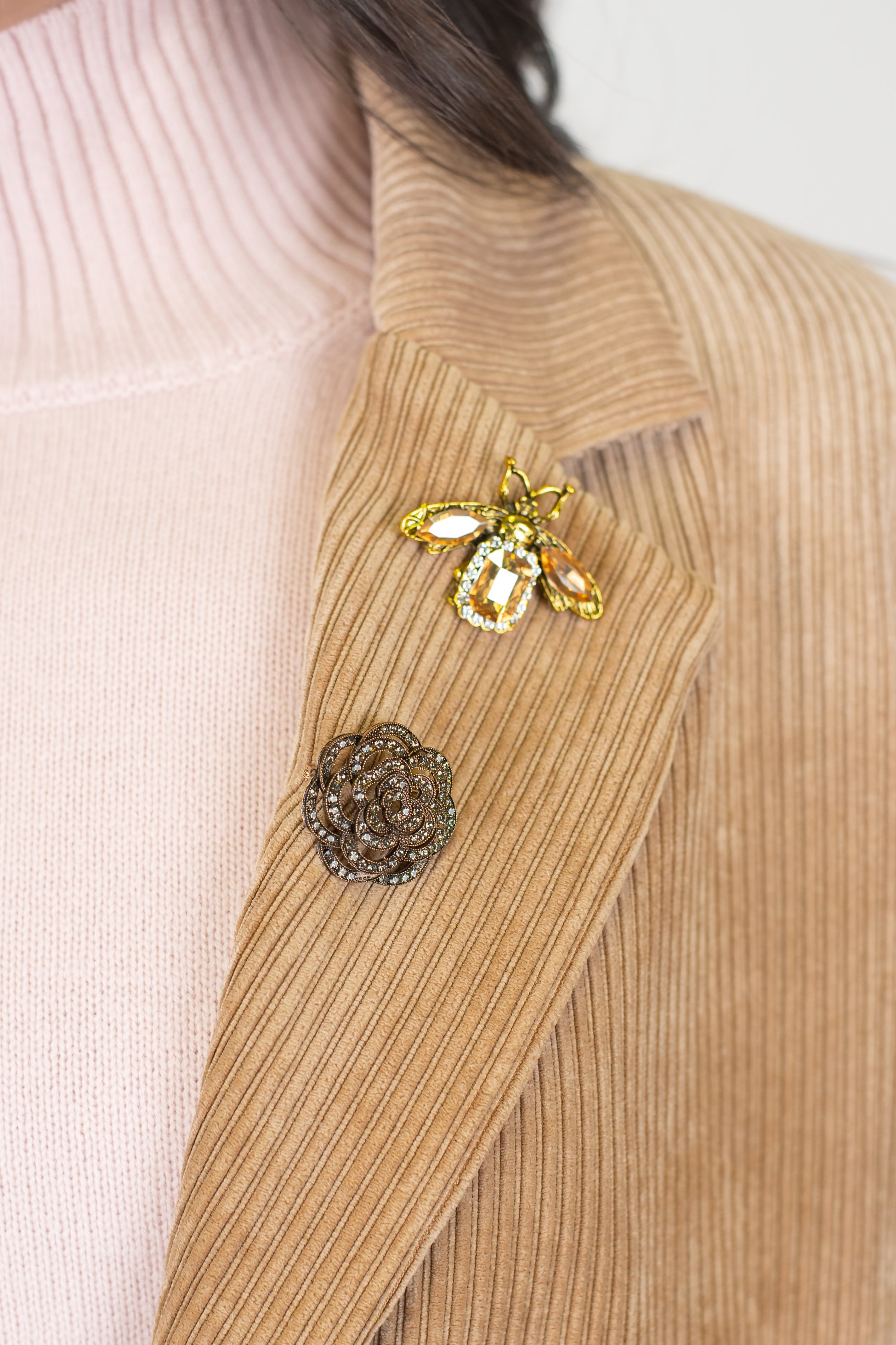 Motel - Giacca monopetto in velluto a coste con spille sul rever