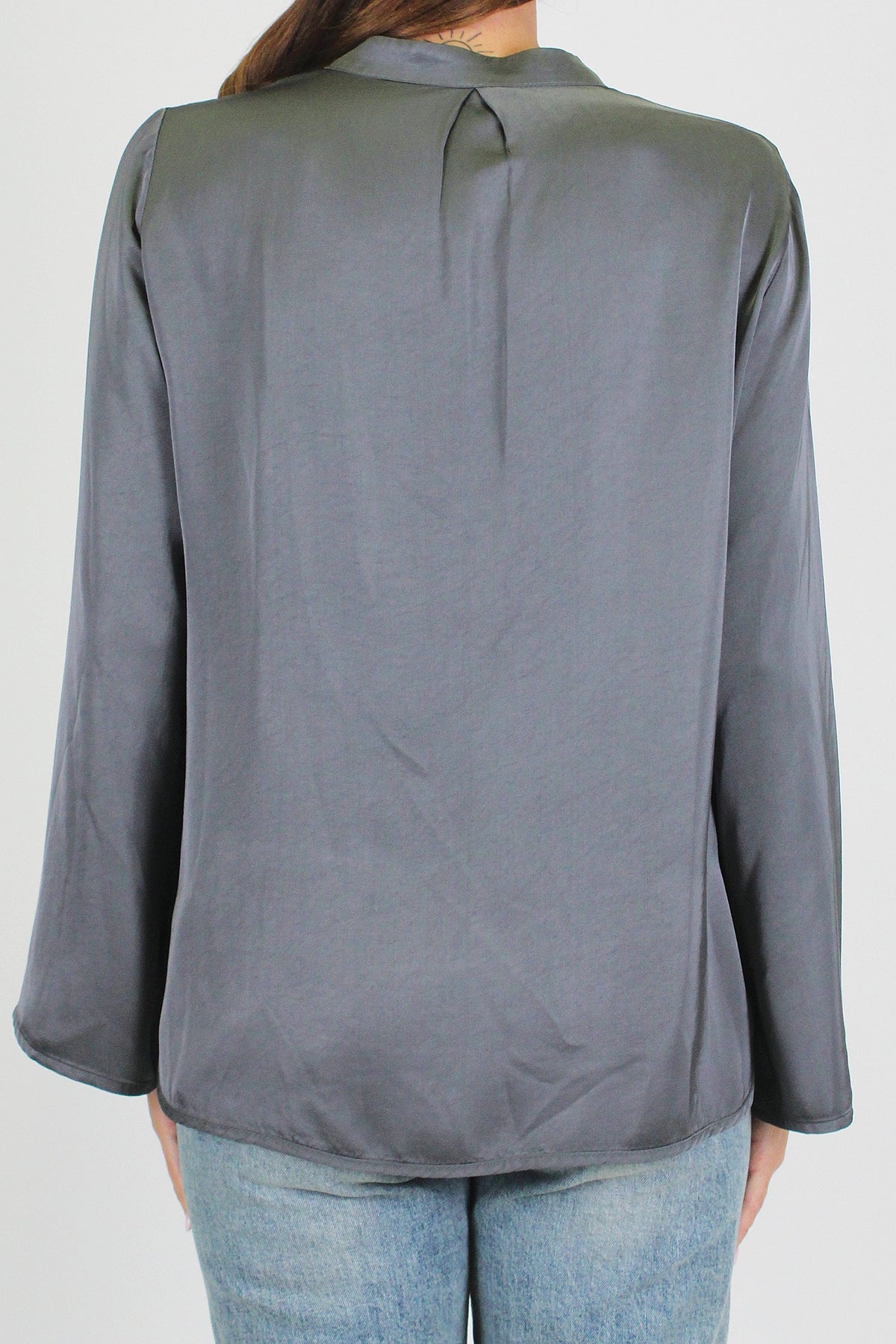 Tensione in - Blusa scollo a V in viscosa