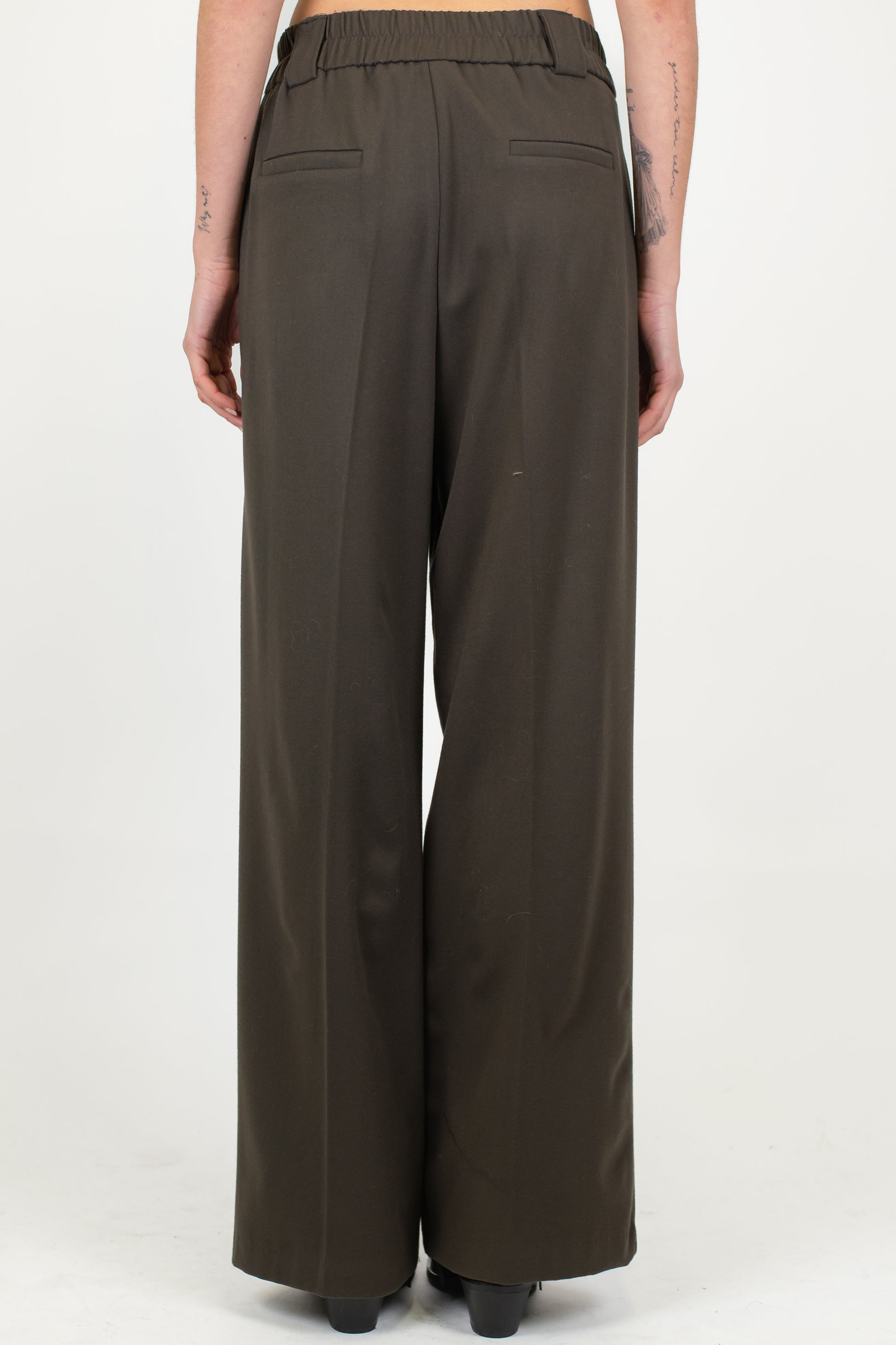 Tensione in - Pantalone palazzo con elastico sul retro