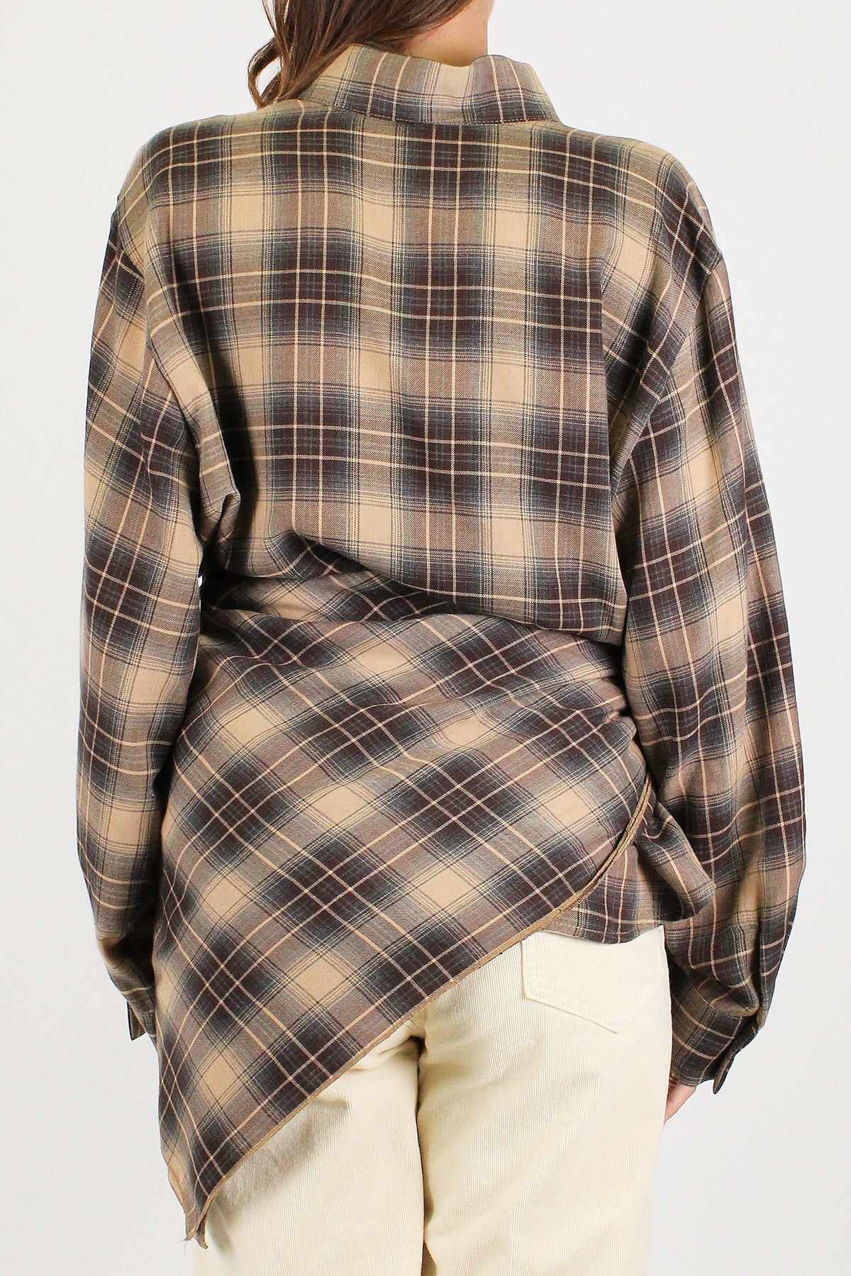 Tensione in -Camicia fantasia check con estensione annodata