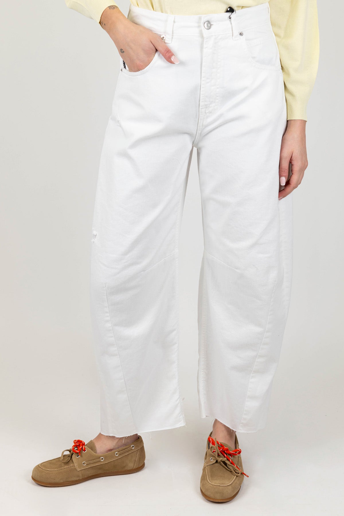 Haveone - Pantalone balloon modello Barbara in denim colorato e rotture