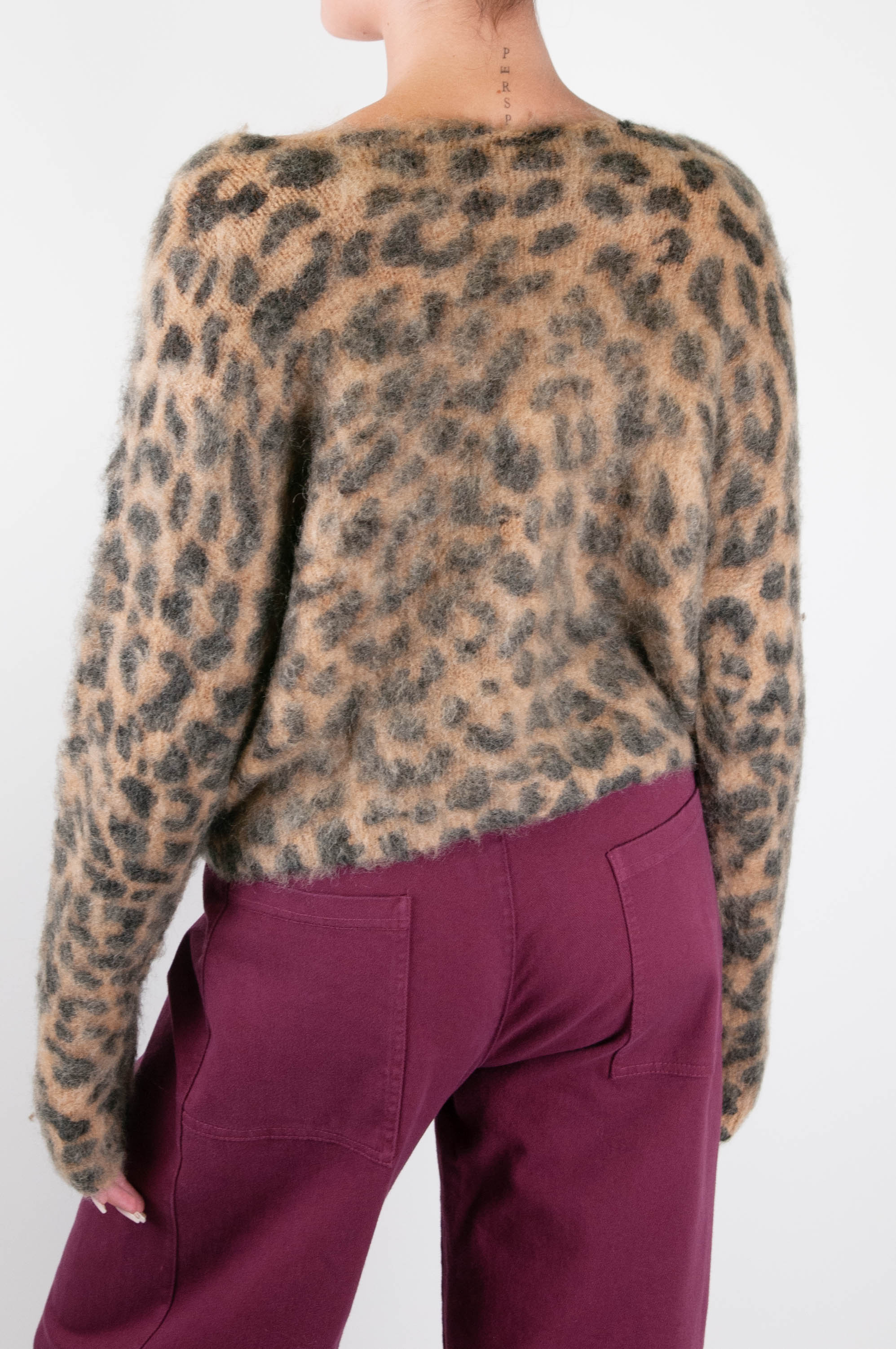 Tensione in - Cardigan fantasia animalier maculata in misto lana mohair con bottoni gioiello