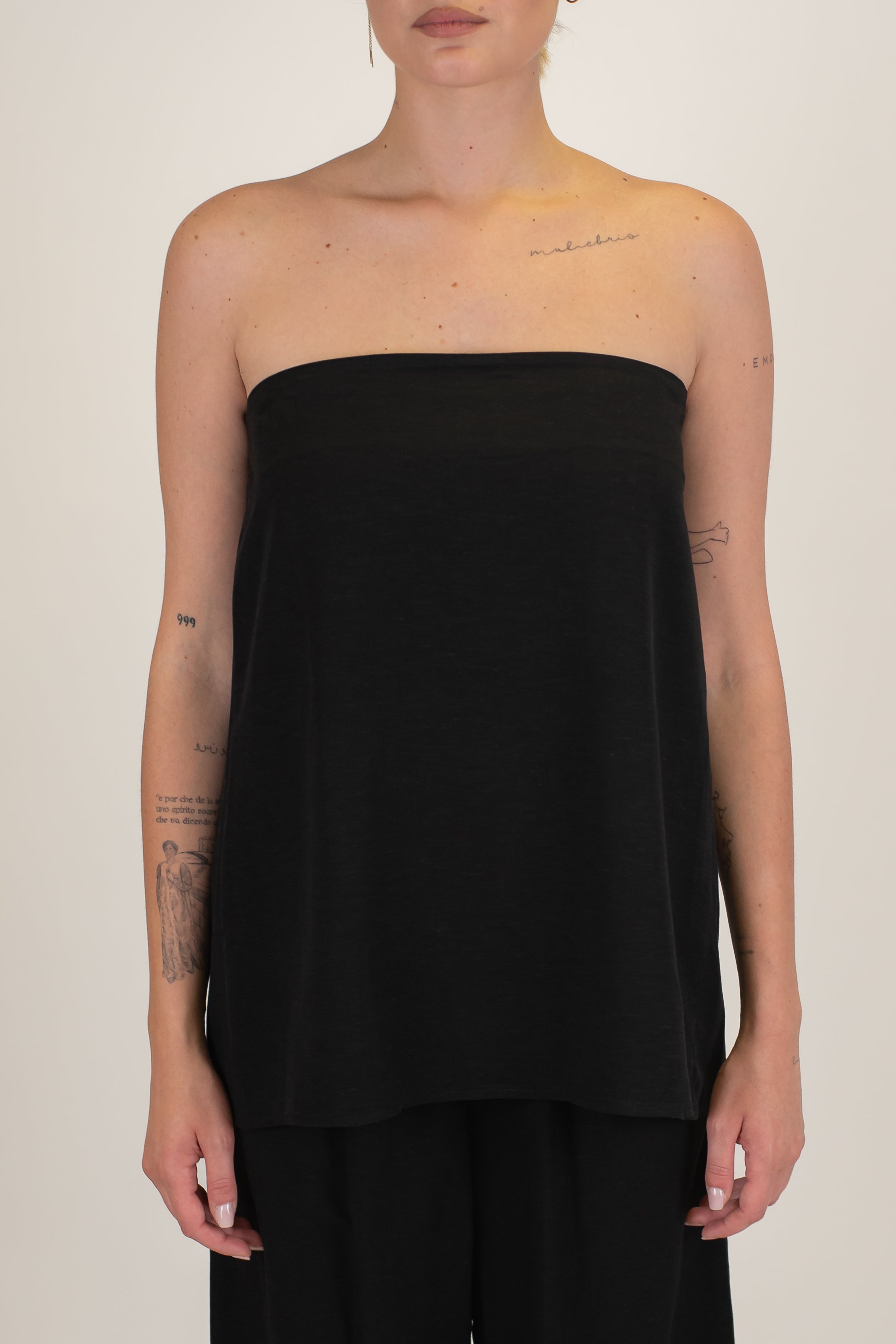 Tensione in - Coordinato in misto lino con top a fascia e pantalone palazzo con elastico sul retro