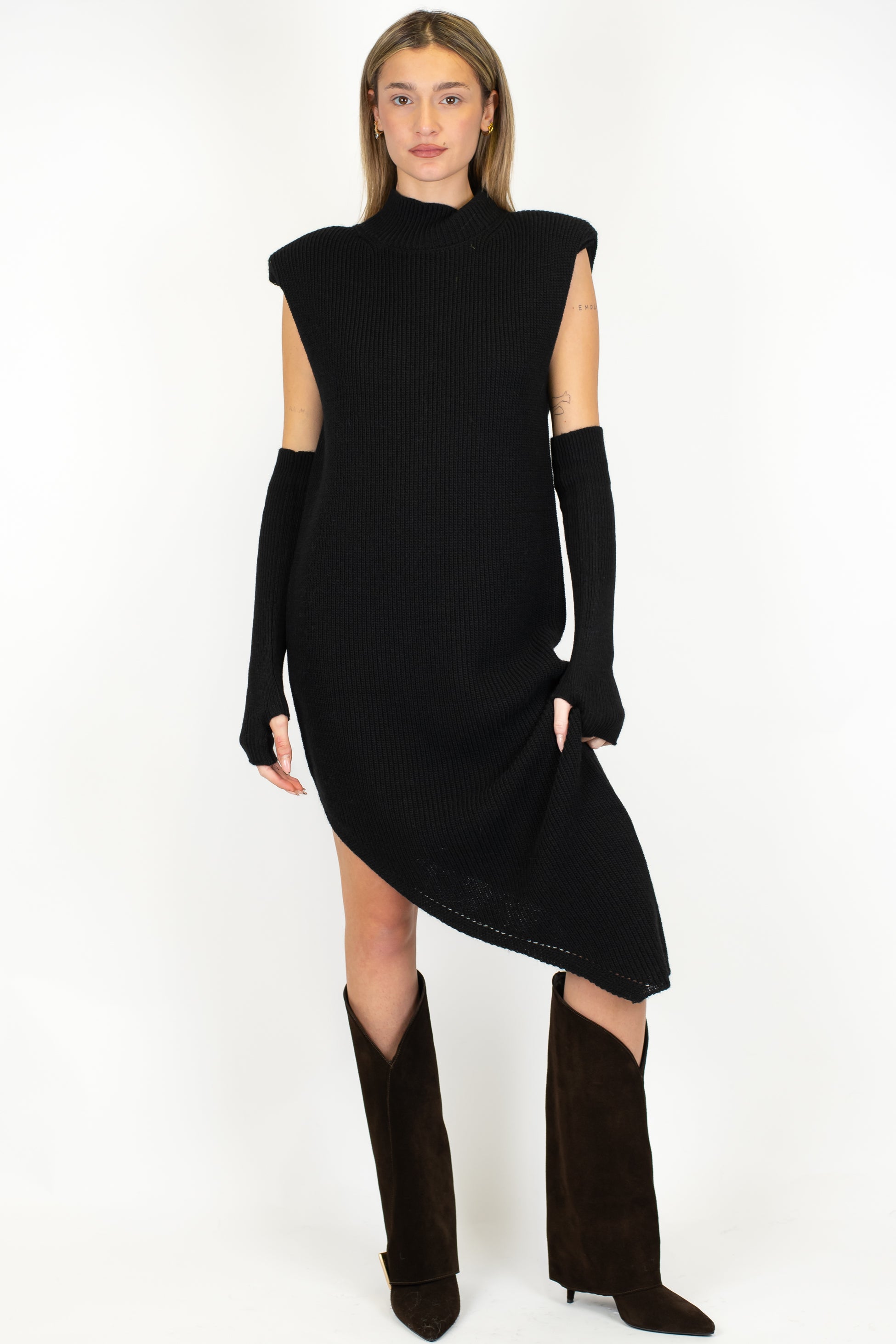 Dixie - Abito lungo asimmetrico a coste in misto lana con spalline e manicotti