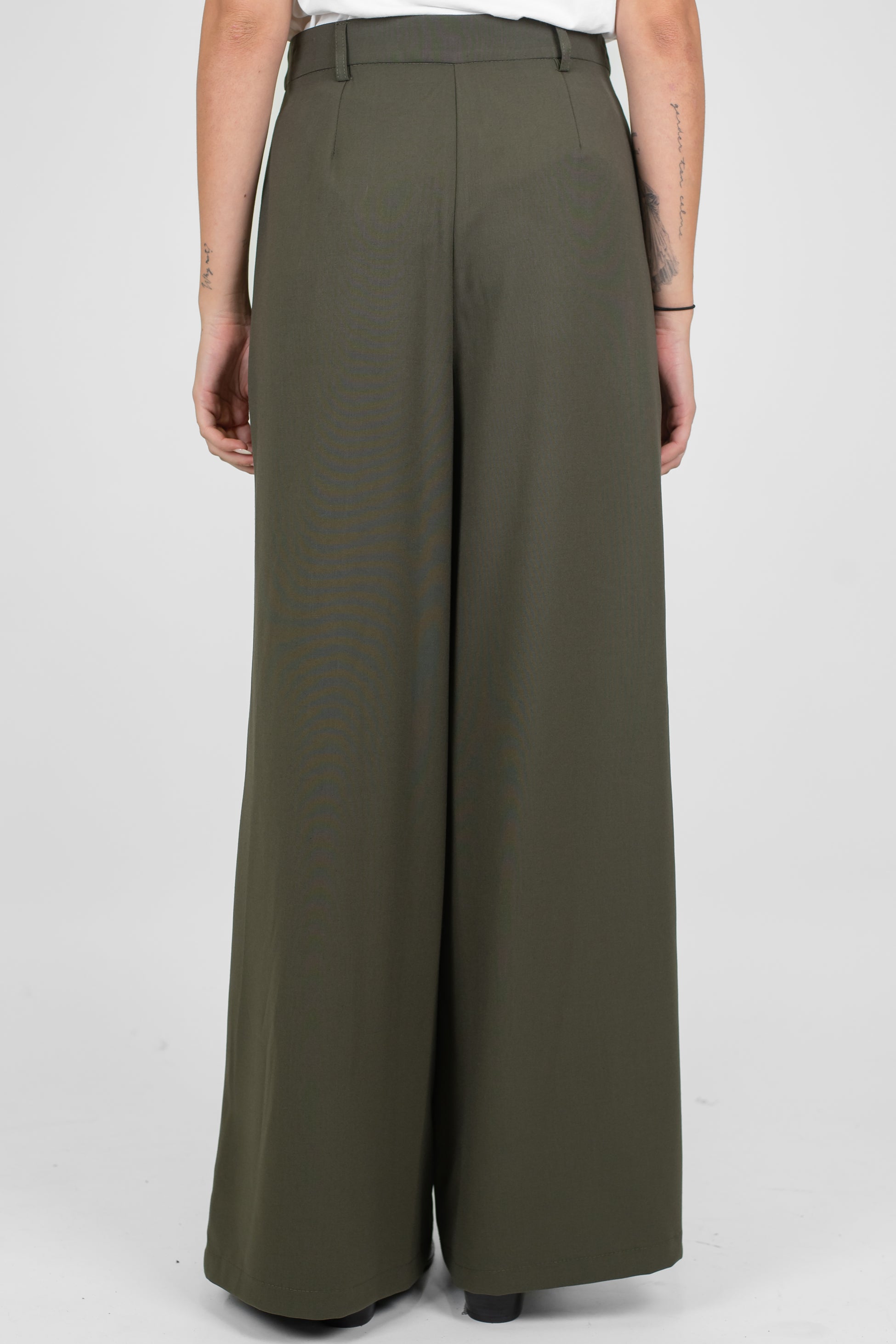 Tensione in - Pantalone palazzo con pinces