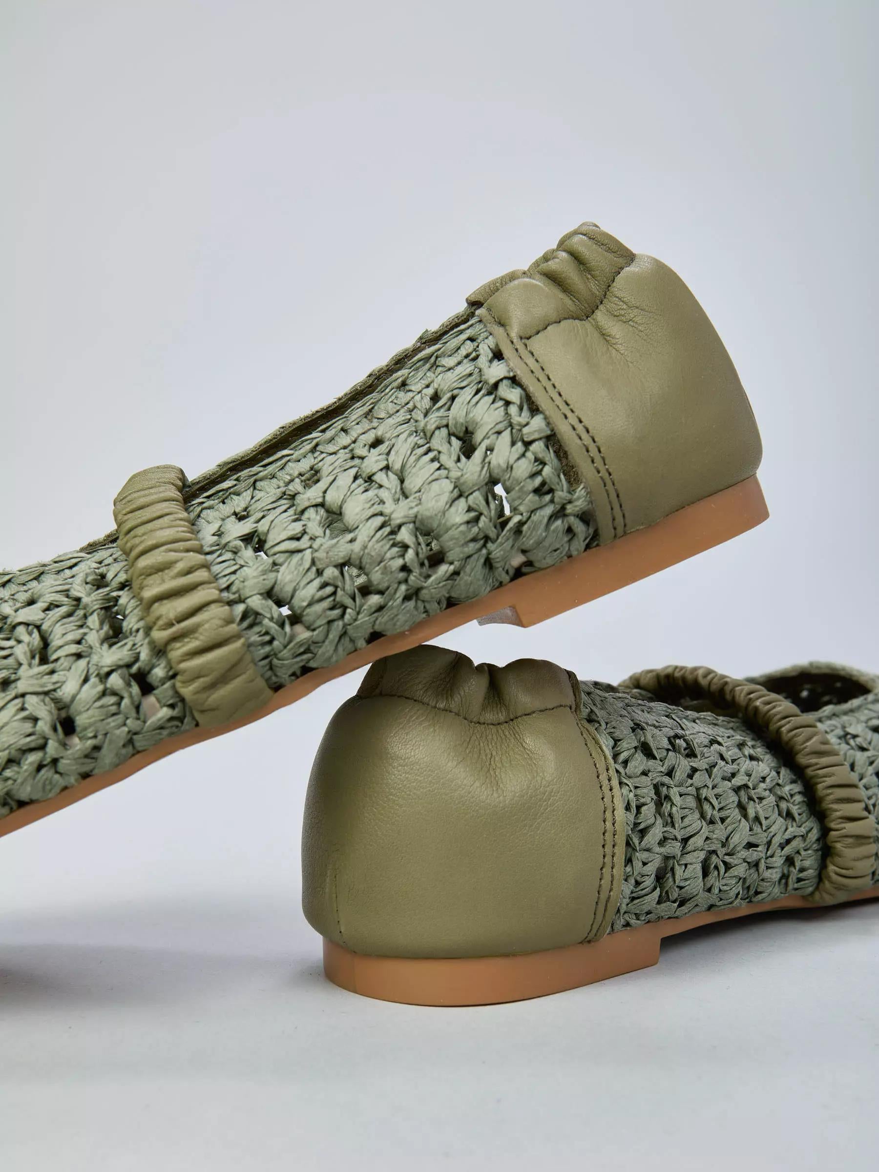 Ovyé - Ballerina in rafia con elastico e retro in pelle