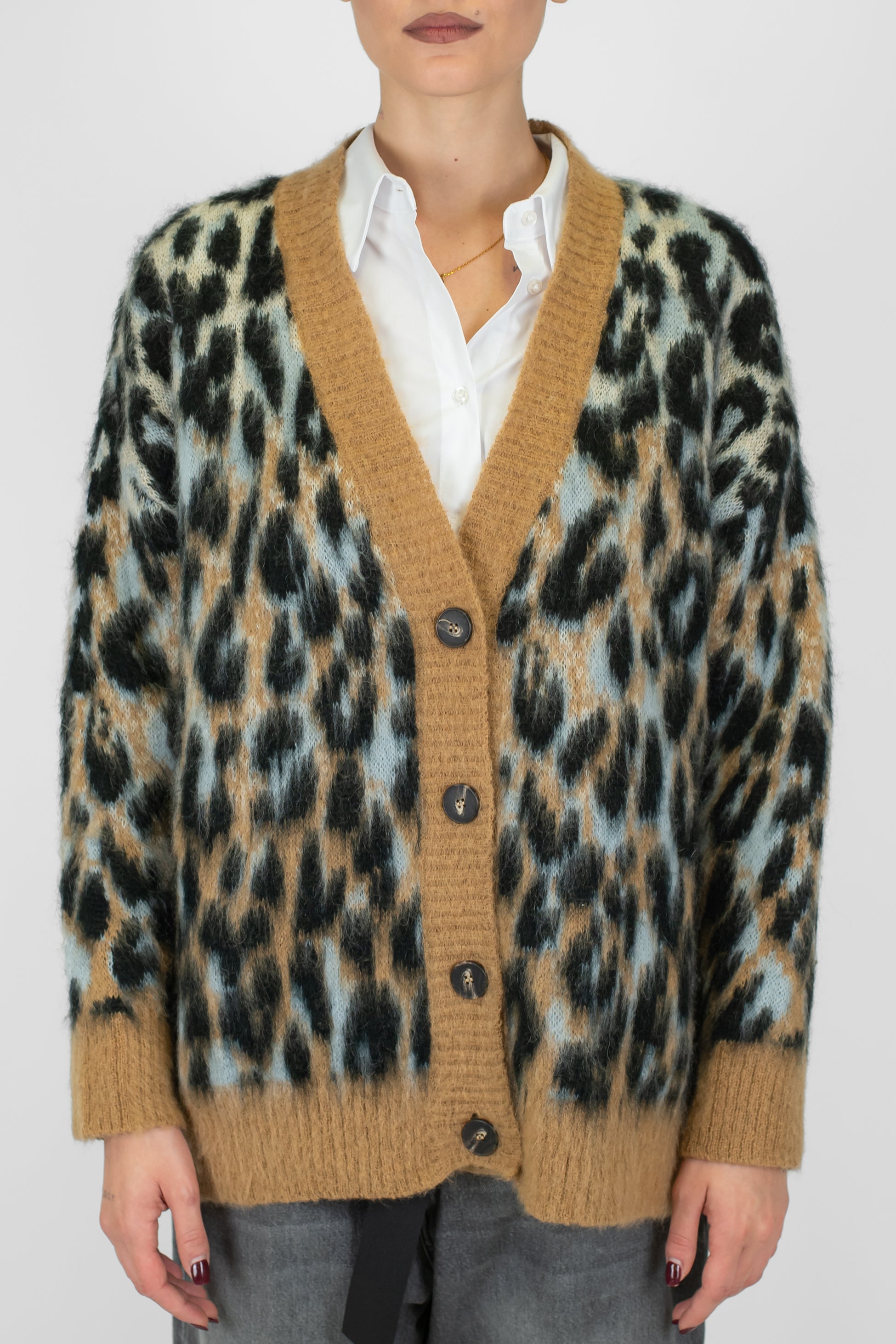 Tensione in - Cardigan over fantasia animalier con scollo a V