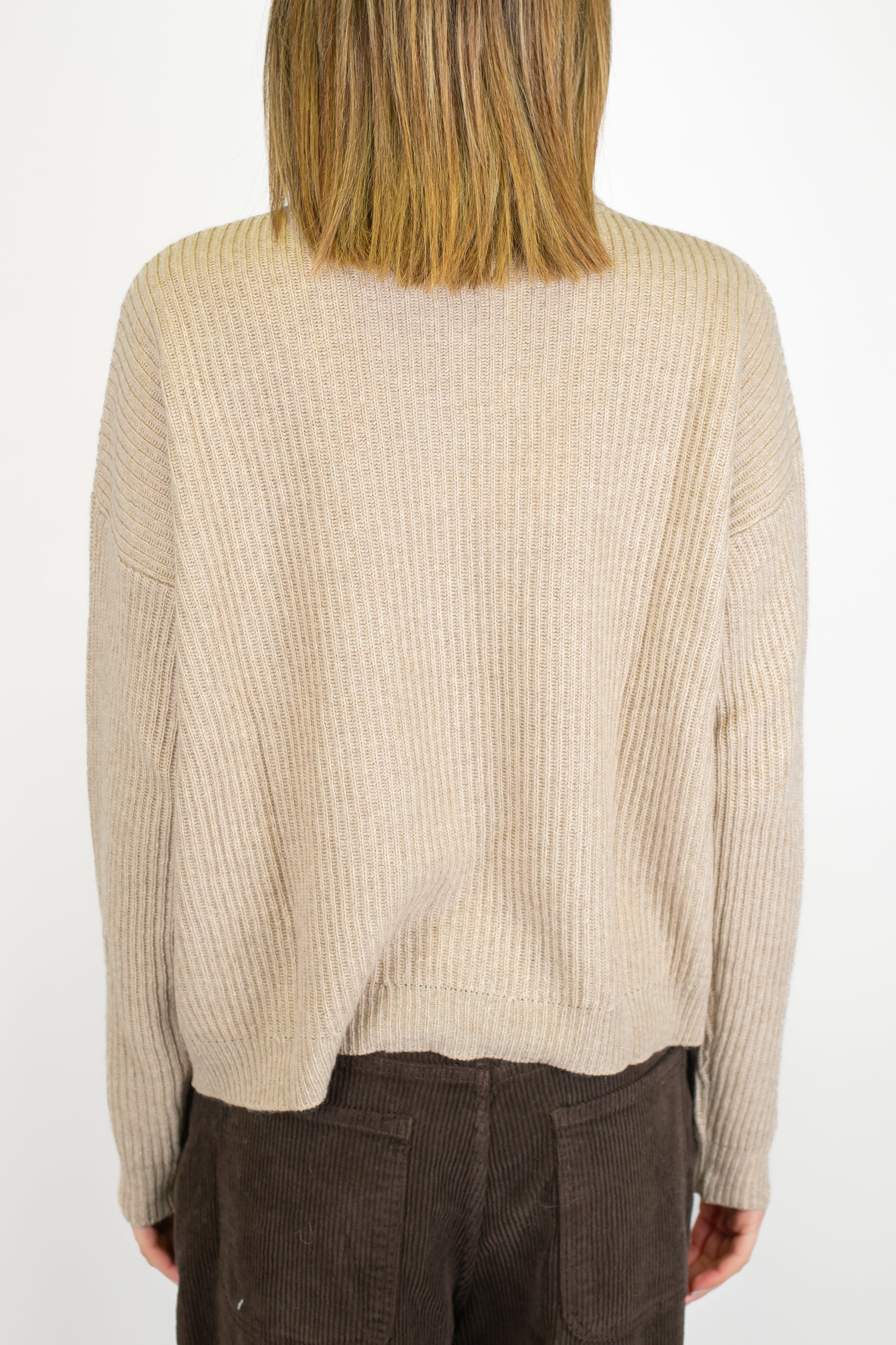 Tensione in - Dolcevita a costine in misto lana e cashmere