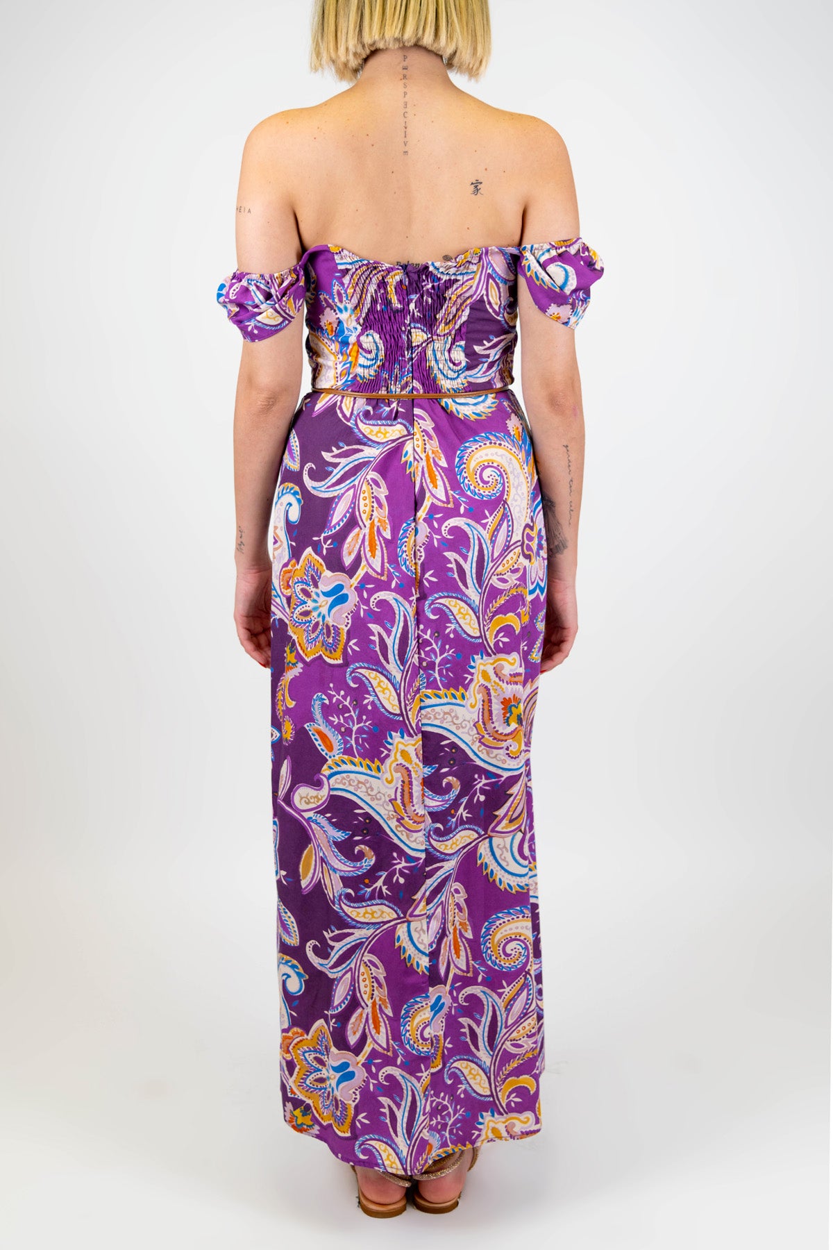 Tensione in - Abito lungo mezzamanica fantasia astratta