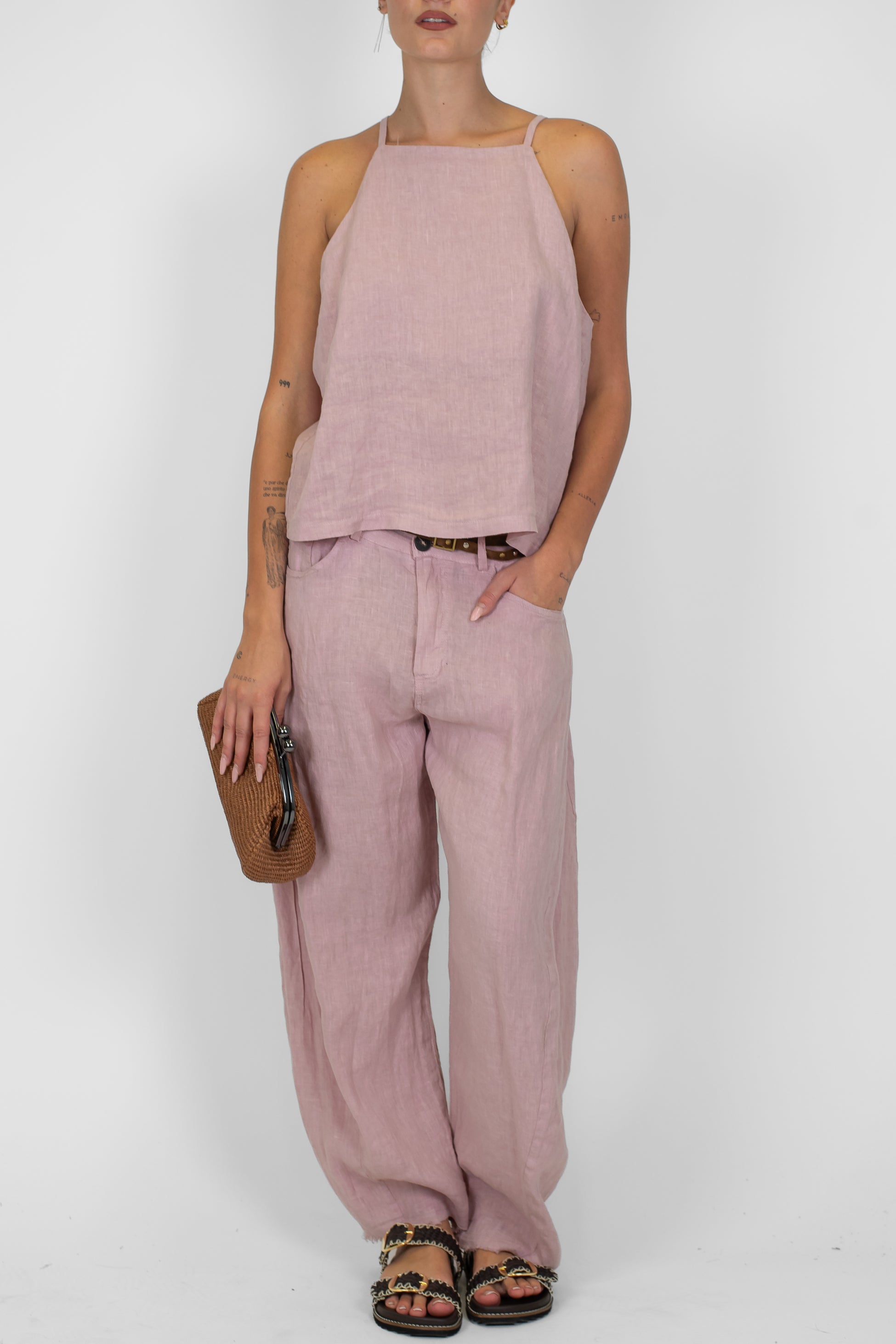 Tensione in - Top in puro lino con bretelle strette con bottoncino sul retro