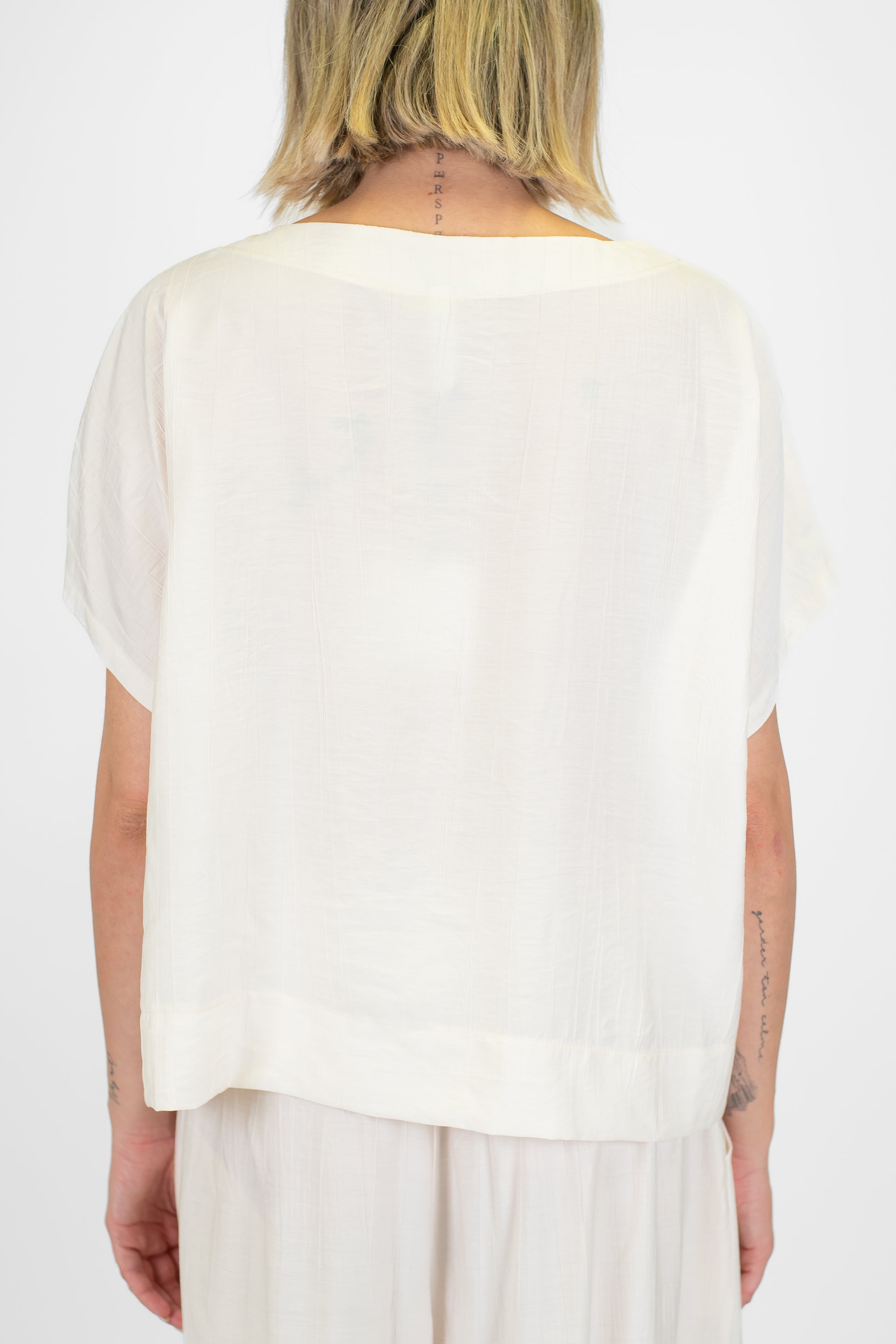 Tensione in - Coordinato t-shirt e pantalone palazzo con coulisse in viscosa leggera