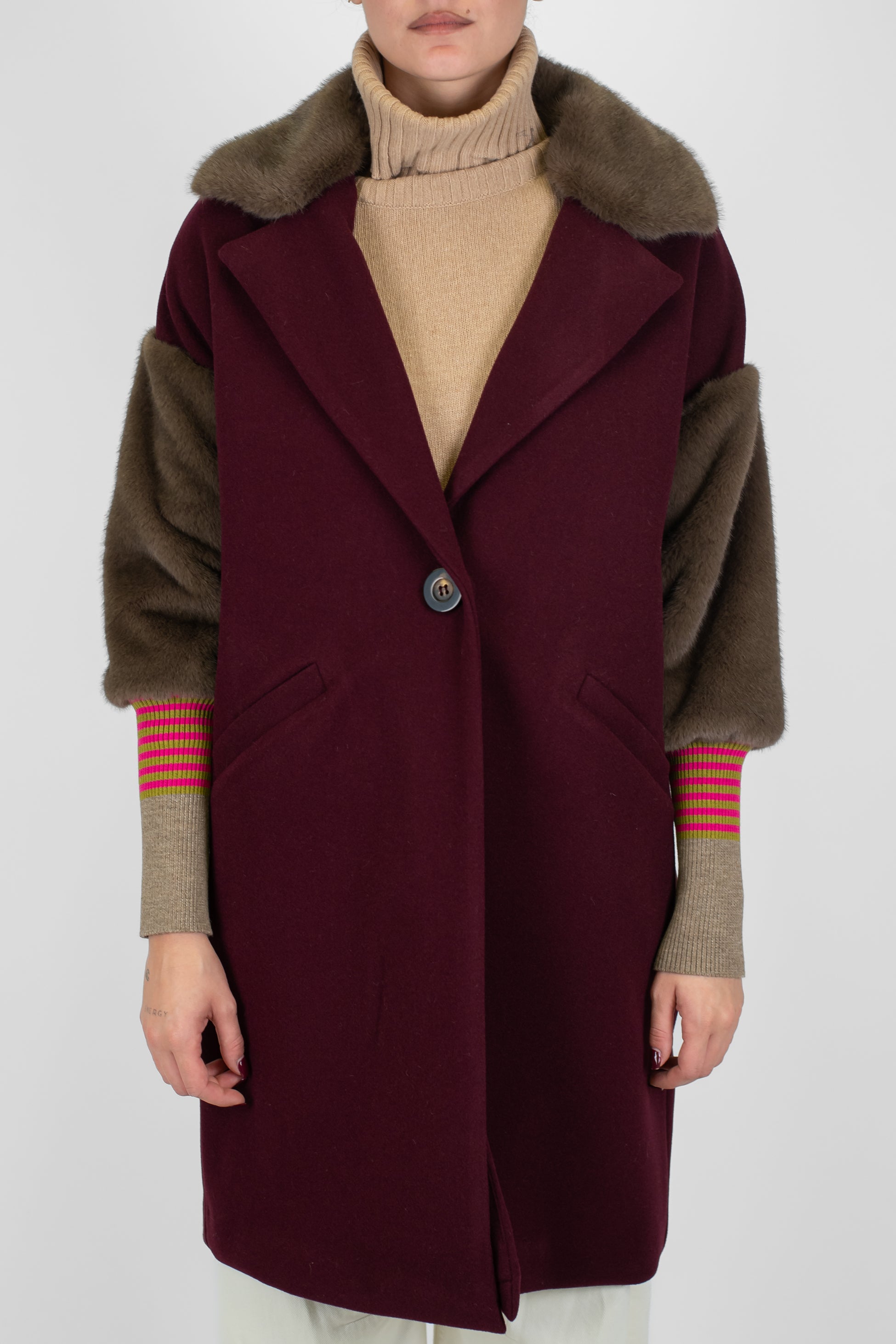 Maryley - Cappotto over monopetto con dettagli in ecopelliccia