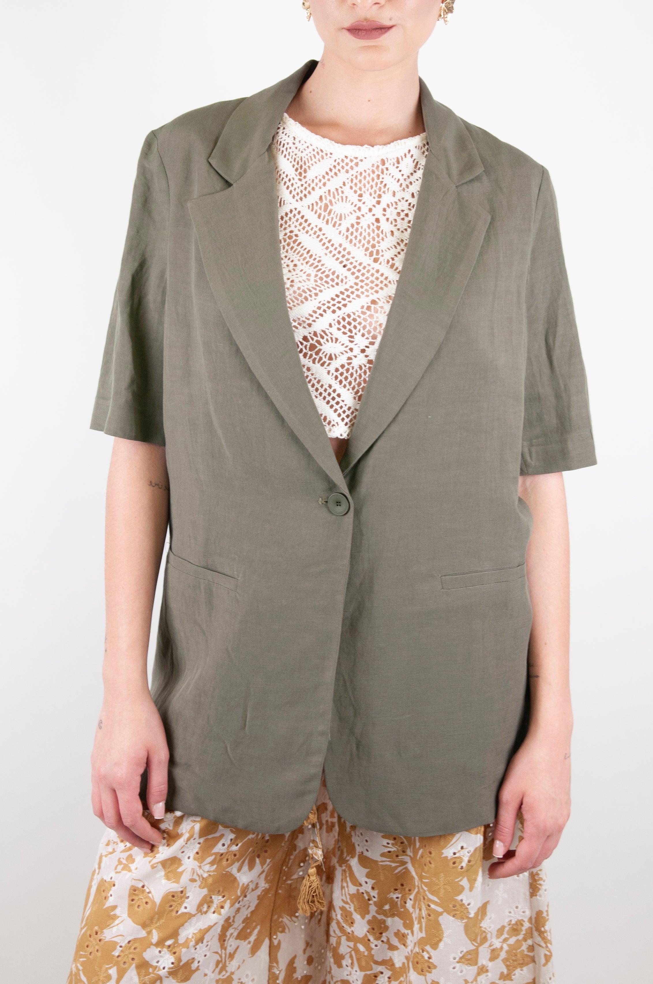 Tensione in - Giacca ad un bottone mezza manica in misto lino