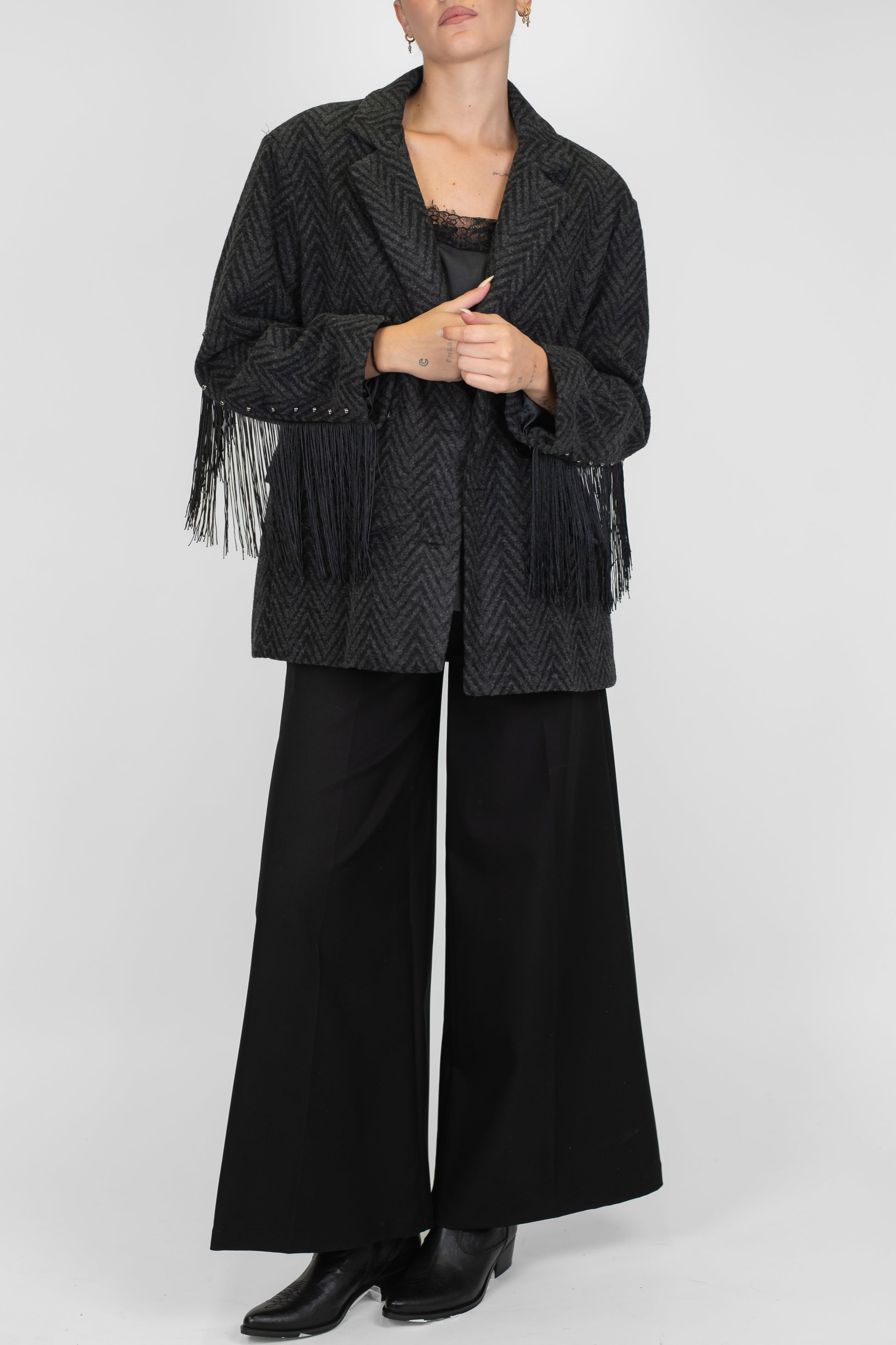 Tensione in - Pantalone palazzo con tasconi sul retro