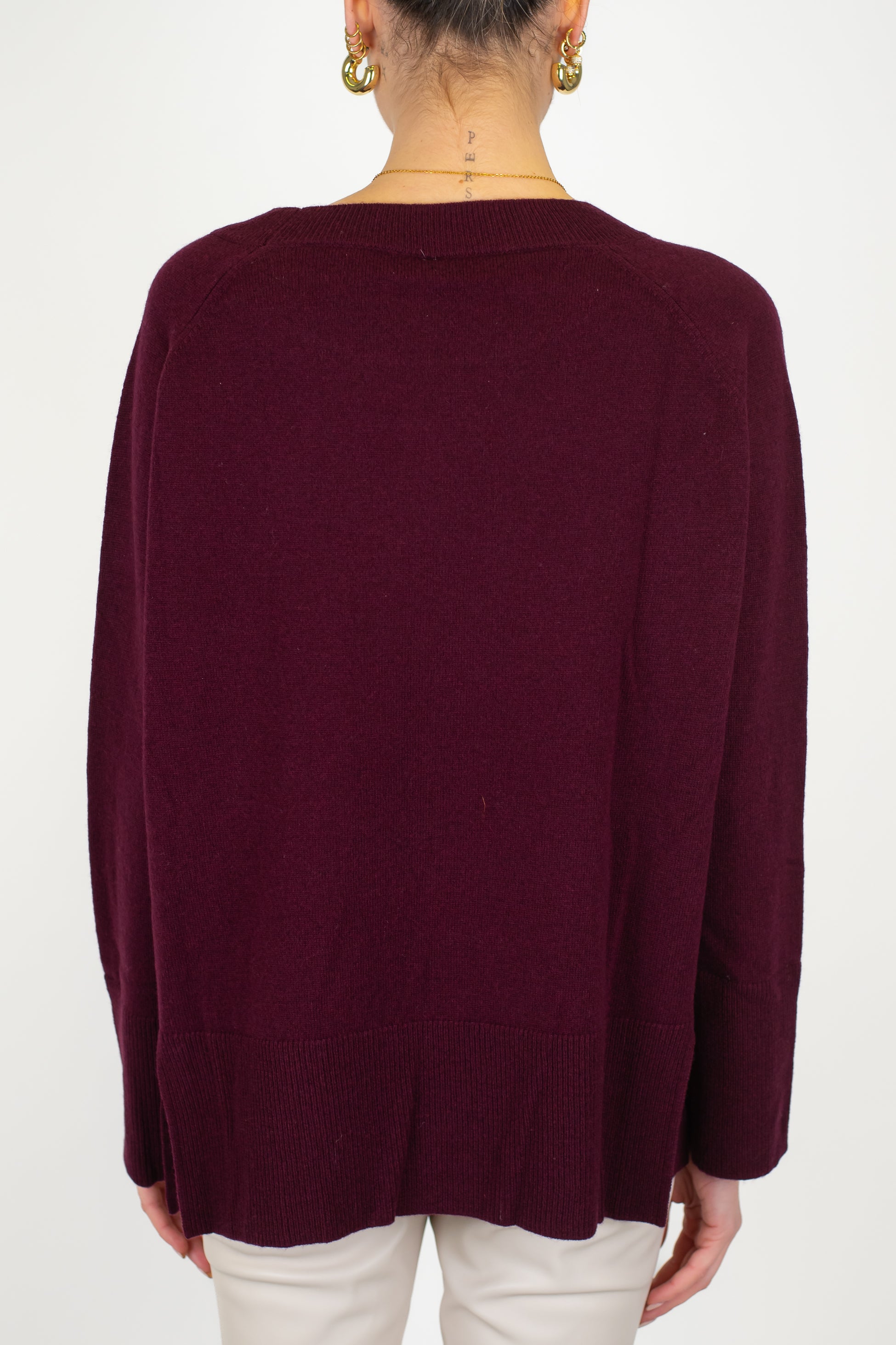 Tensione in - Maglia over in pura lana con spacchetti laterali