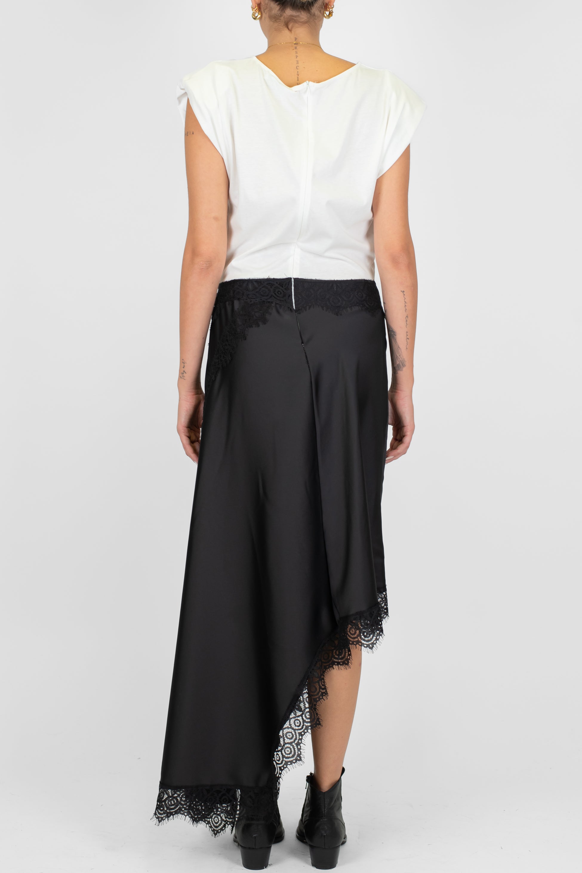 Motel - Abito lungo mezzamanica con spalline e gonna asimmetrica con orli in pizzo