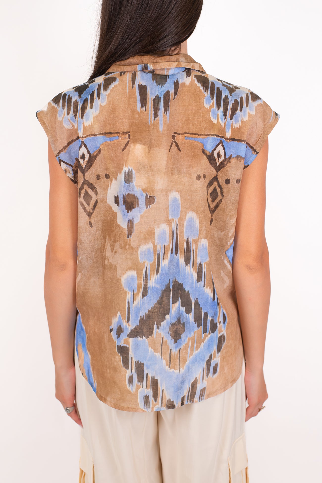 Tensione in - Camicia giromaniche fantasia astratta in mussola di cotone