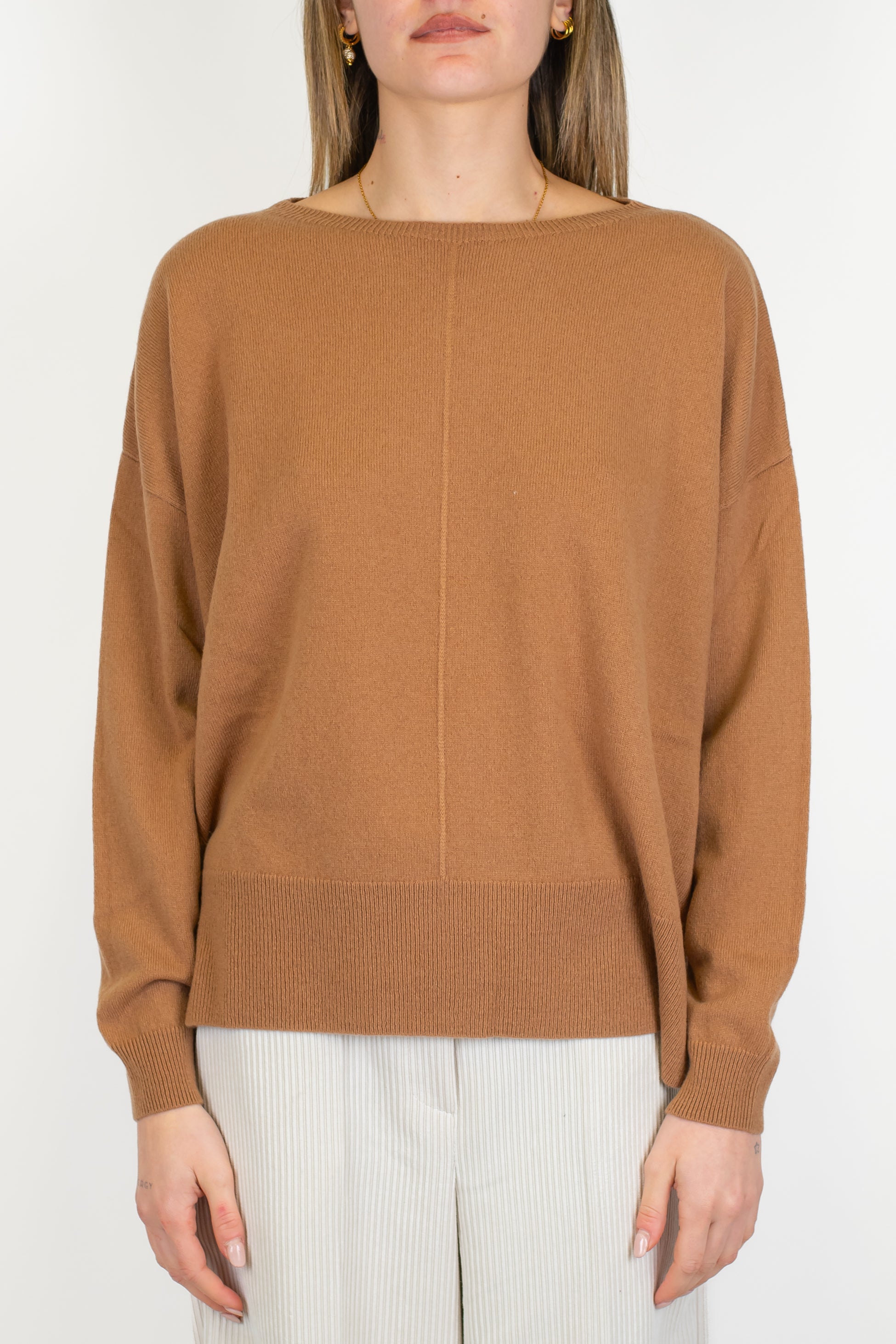 Tensione in - Maglia scollo a barca in pura lana