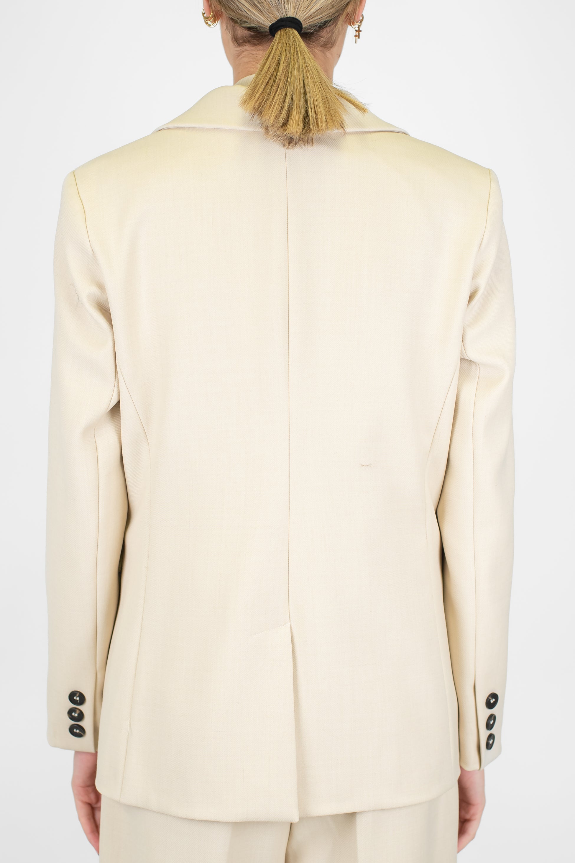 Tensione in - Giacca monopetto con chiusura ad un bottone