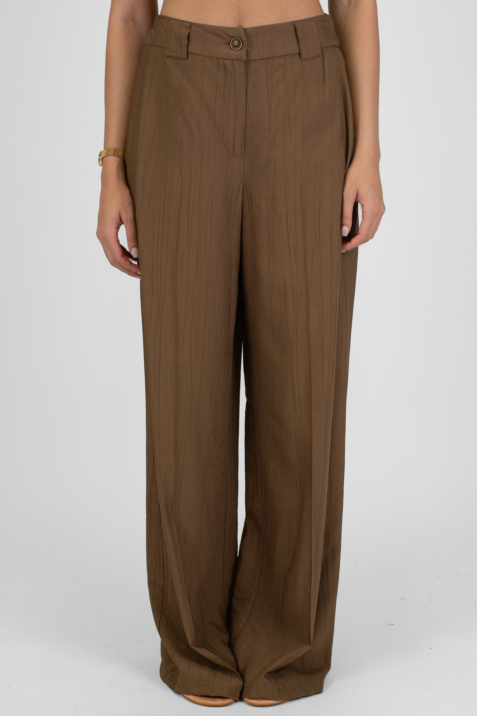 Tensione in - Tailleur in viscosa leggera con giacca monopetto e pantalone palazzo con elastico sul retro