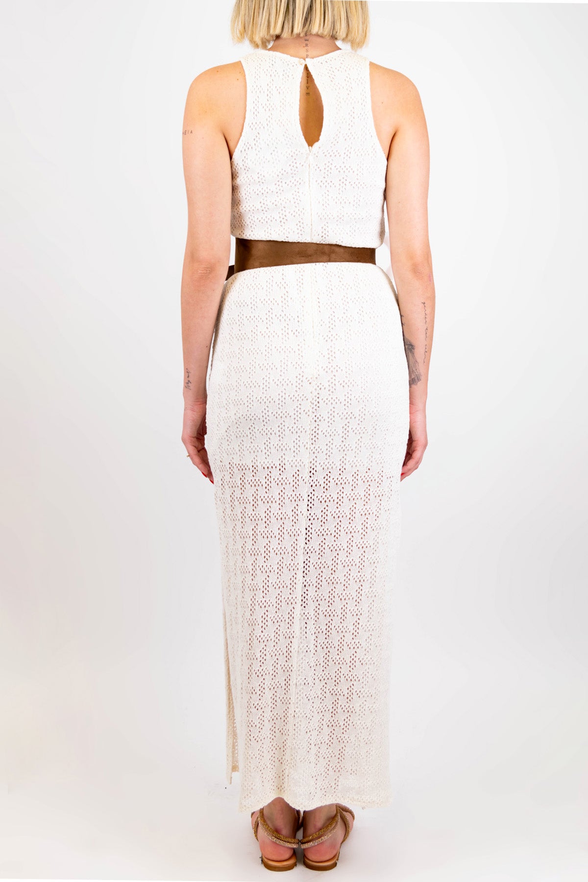 Motel - Abito lungo in crochet con spacchi laterali